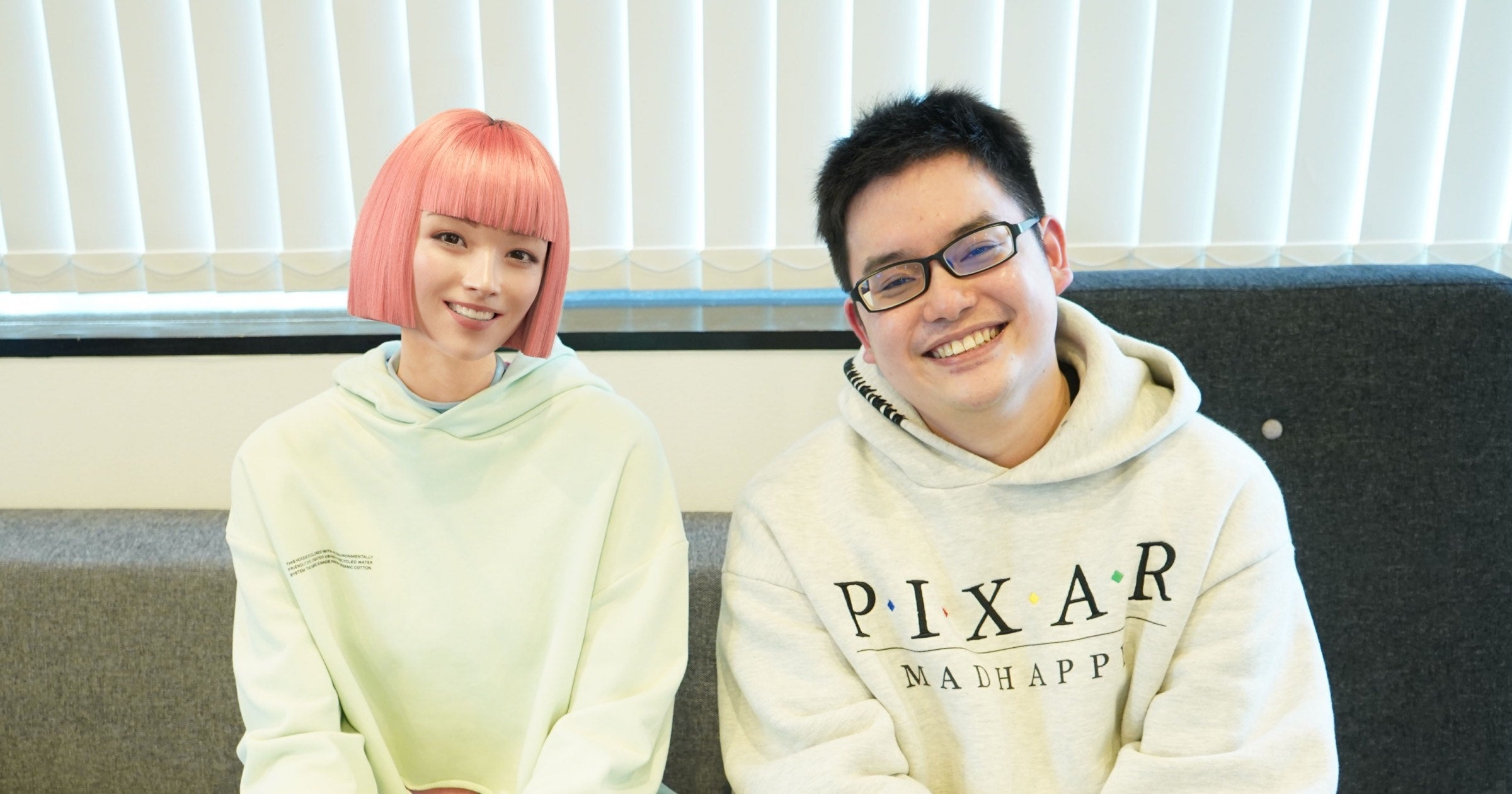 （左・バーチャルヒューマンimma／右・宮武徹郎氏）