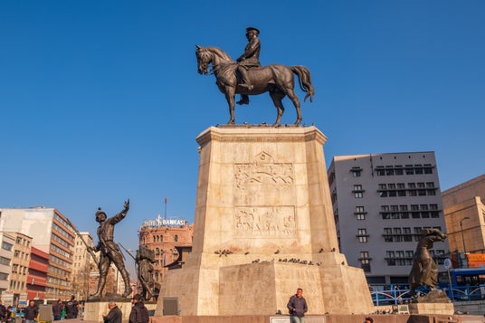 4月23日はトルコが世界に先駆けて制定した「子どもの日」 4月23日はトルコが世界に先駆けて制定した「子どもの日」