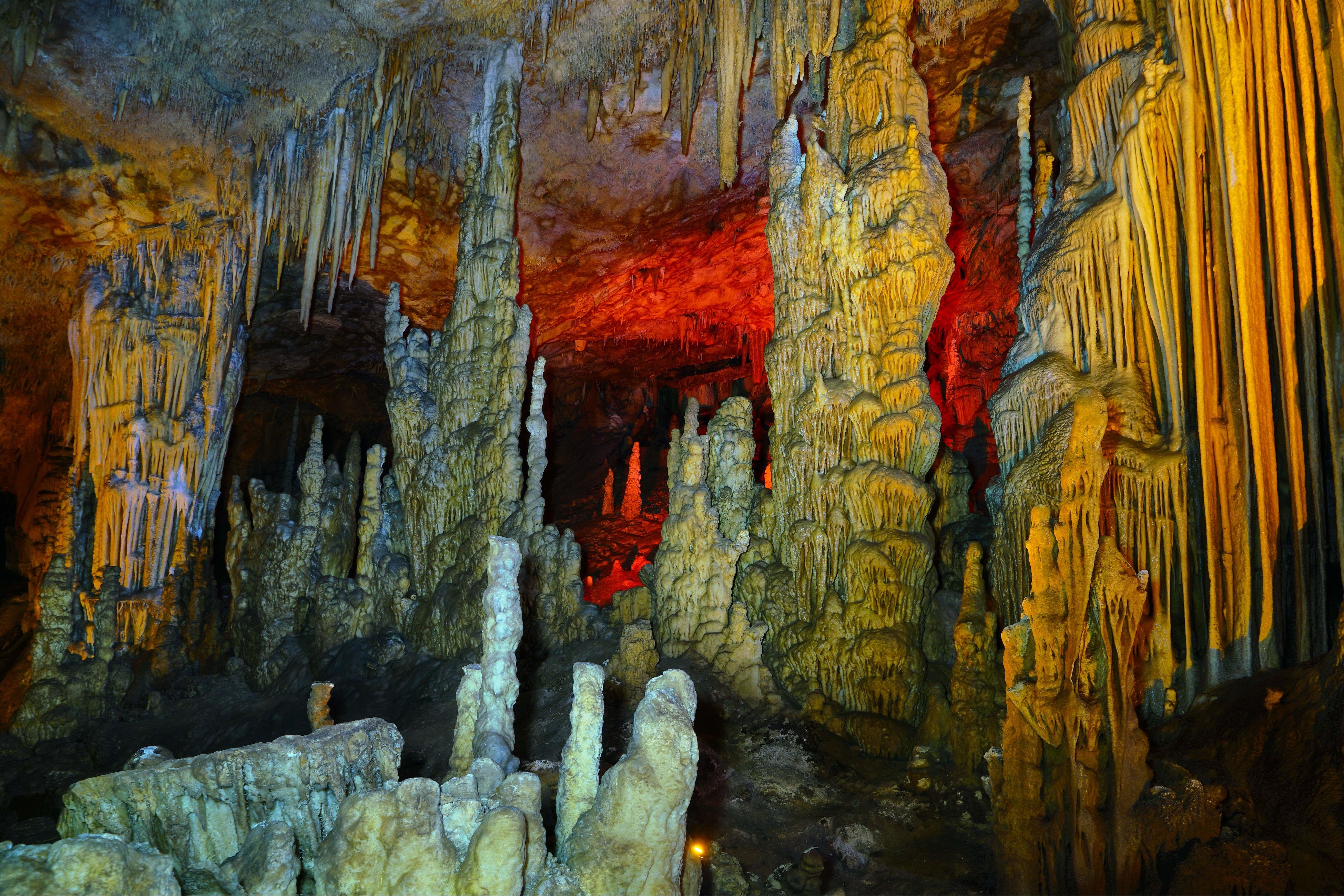 ギリンディレ洞窟