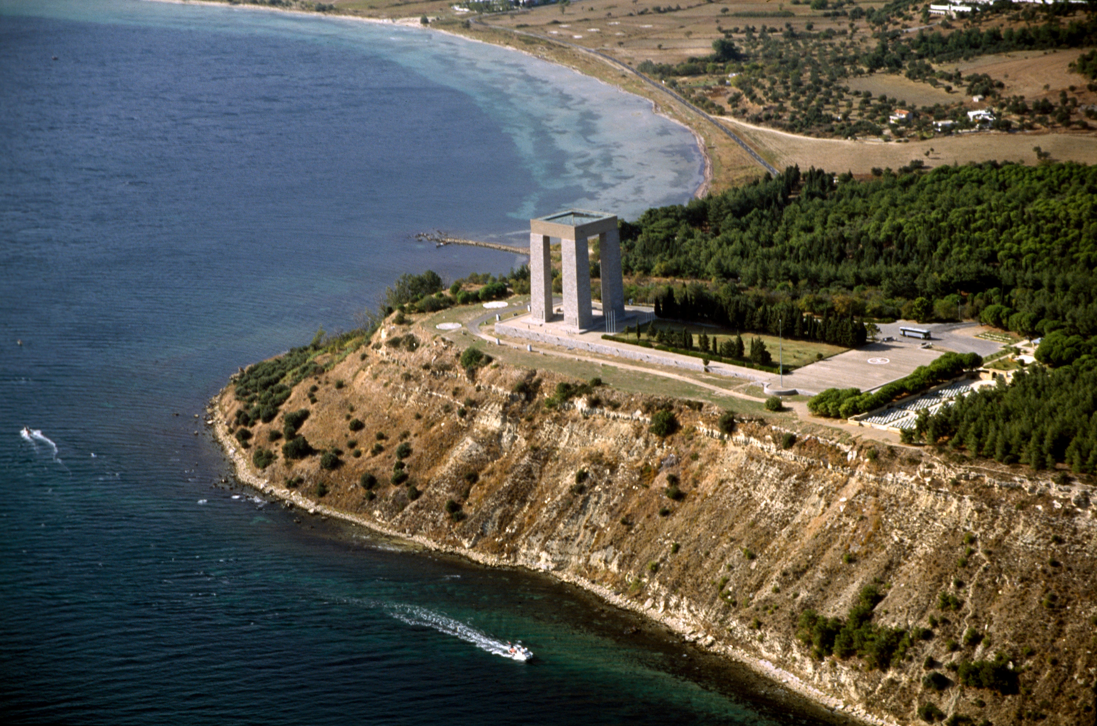 チャナッカレ　ダーダネルス海峡