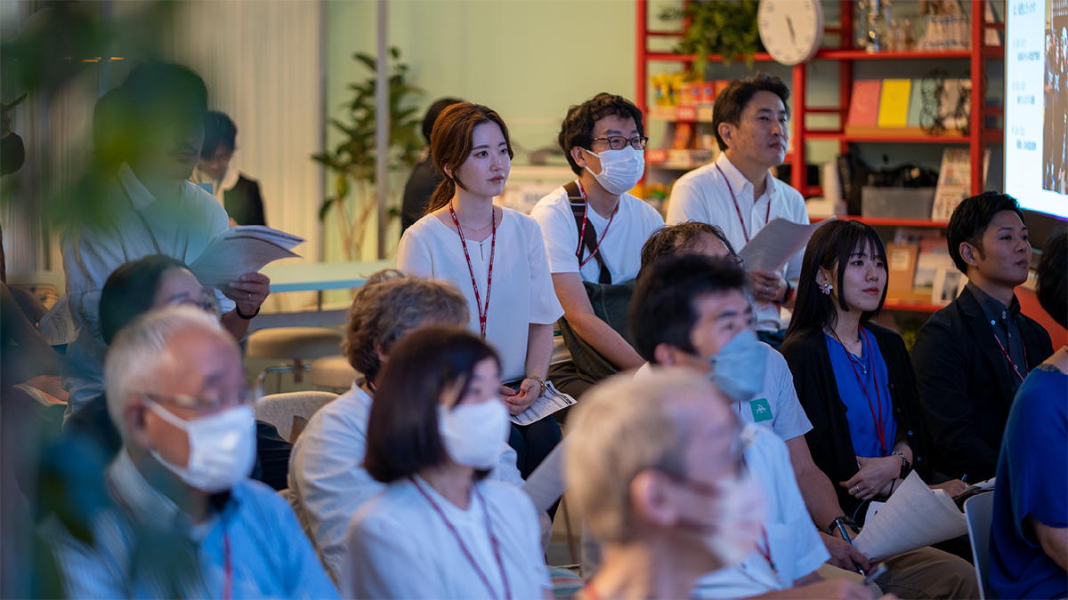 第一部にてプレゼンテーションを聞く参加企業の方々