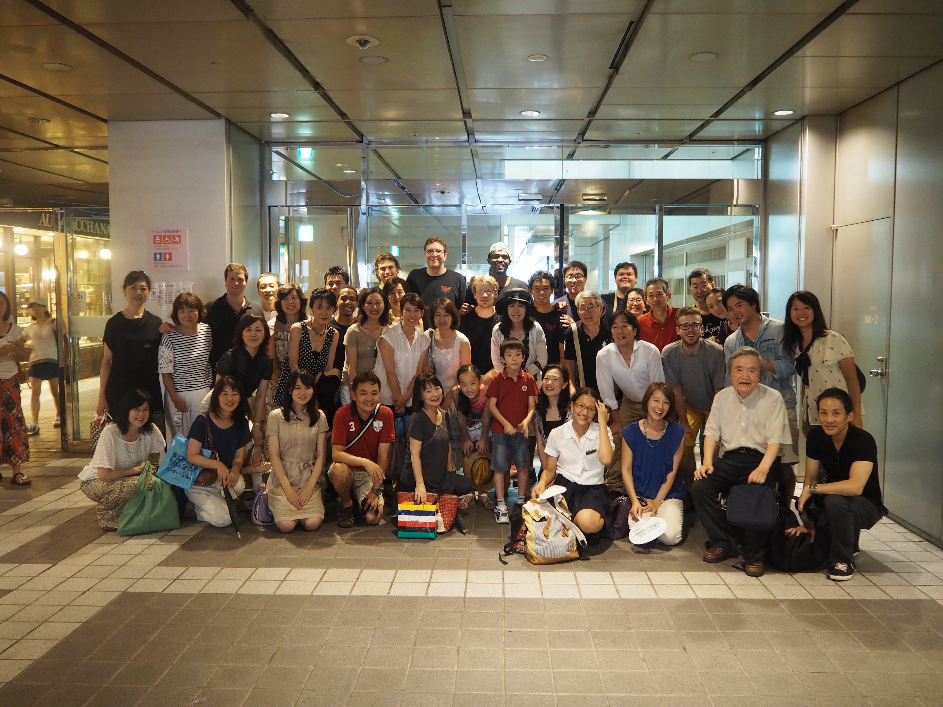 2015年のメンバーとホストファミリー