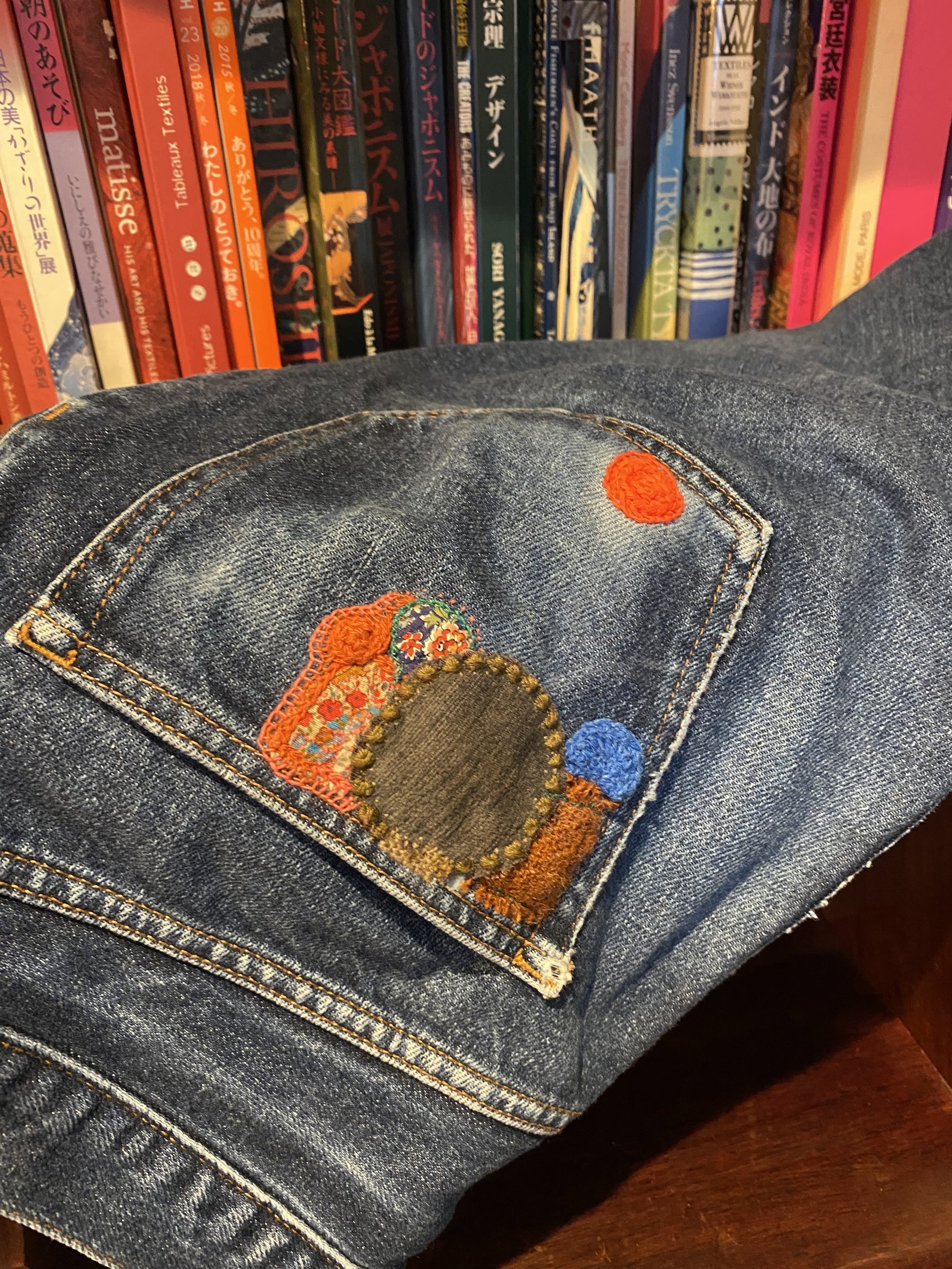 『野口光が教える、一生使えるダーニング術』出版記念展 オンラインワークショップ「繕って着続けるーデニム編」