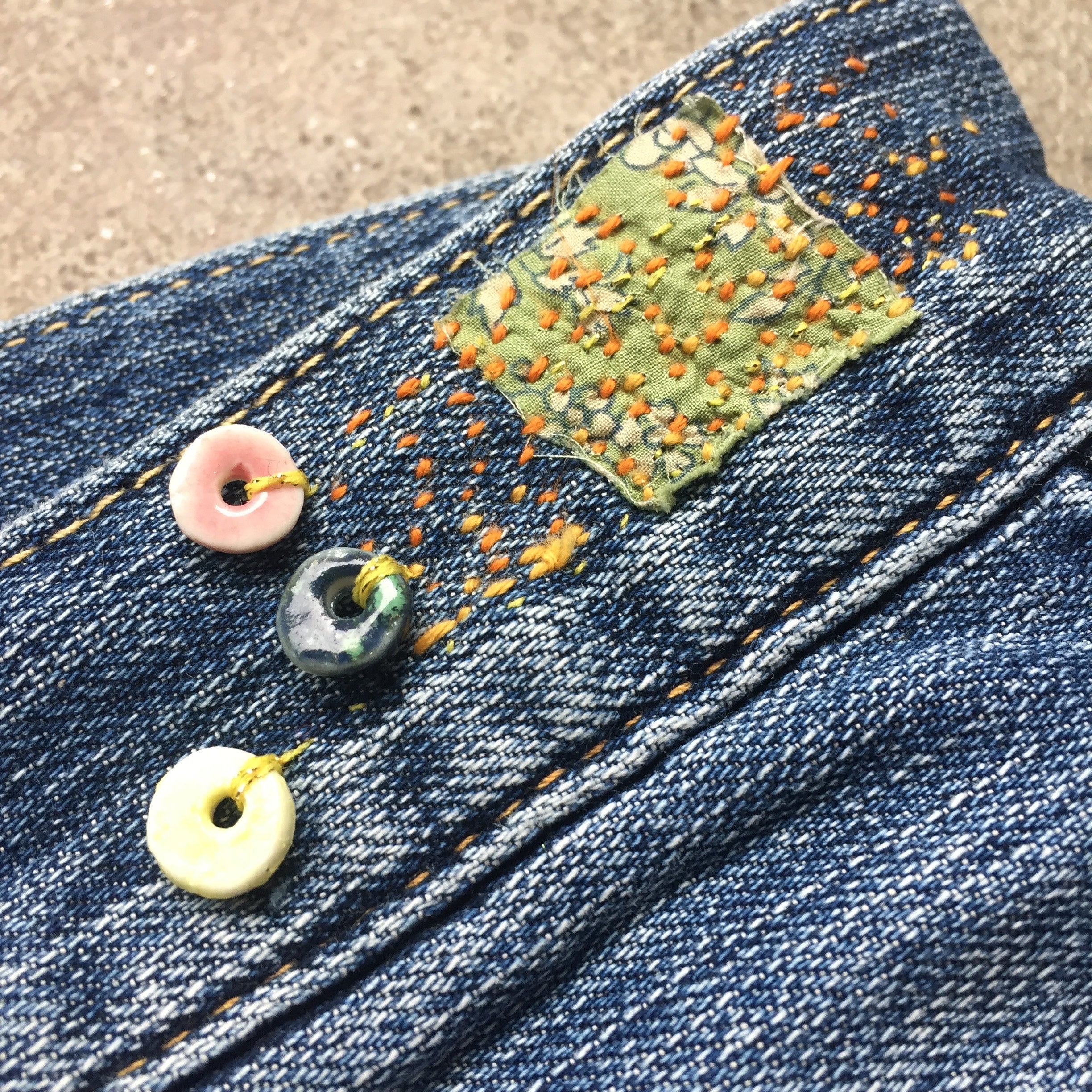 『野口光が教える、一生使えるダーニング術』出版記念展 オンラインワークショップ「繕って着続けるーデニム編」