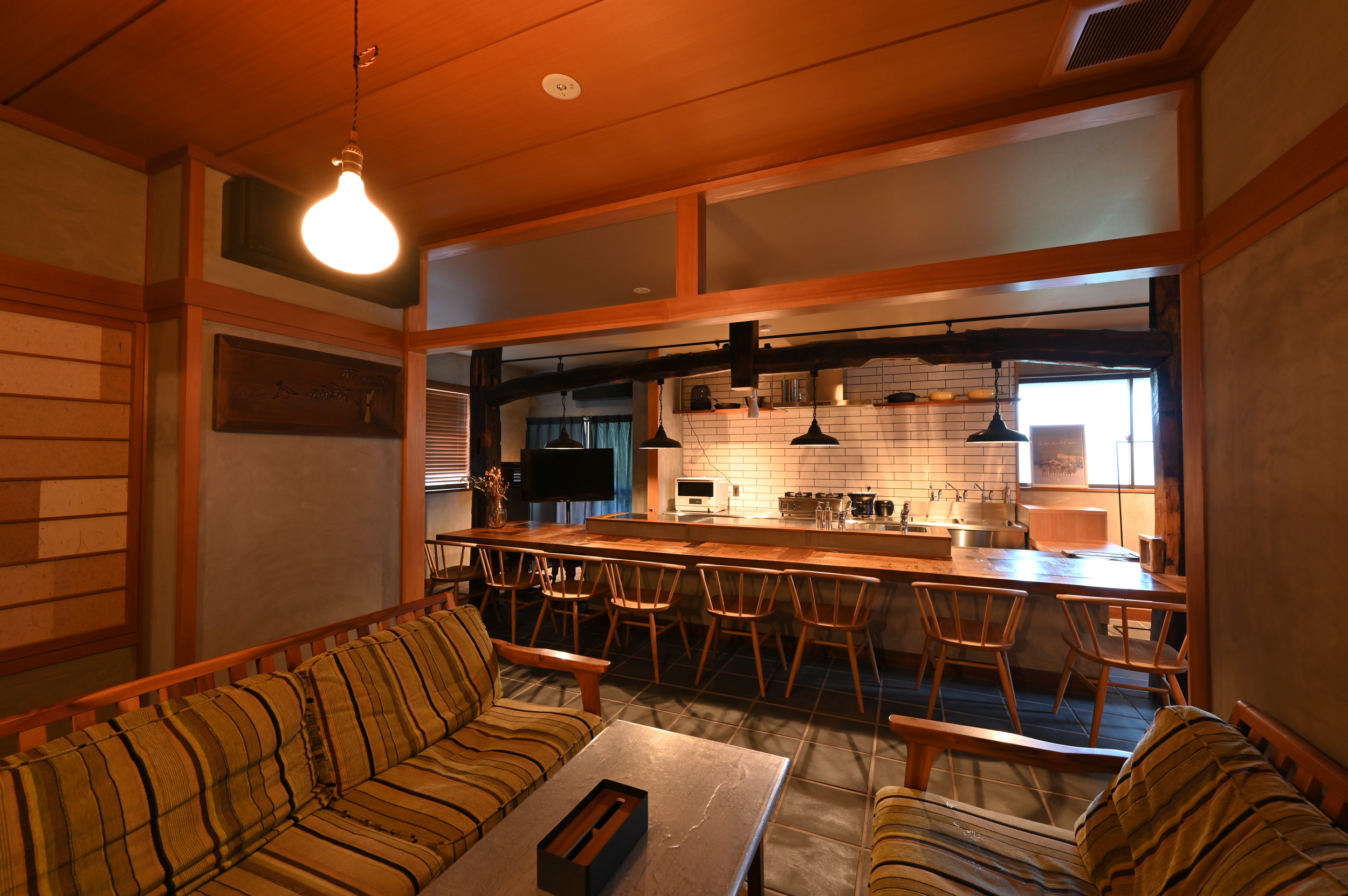 自然と人が集まるような、開放感のあるキッチンスペース