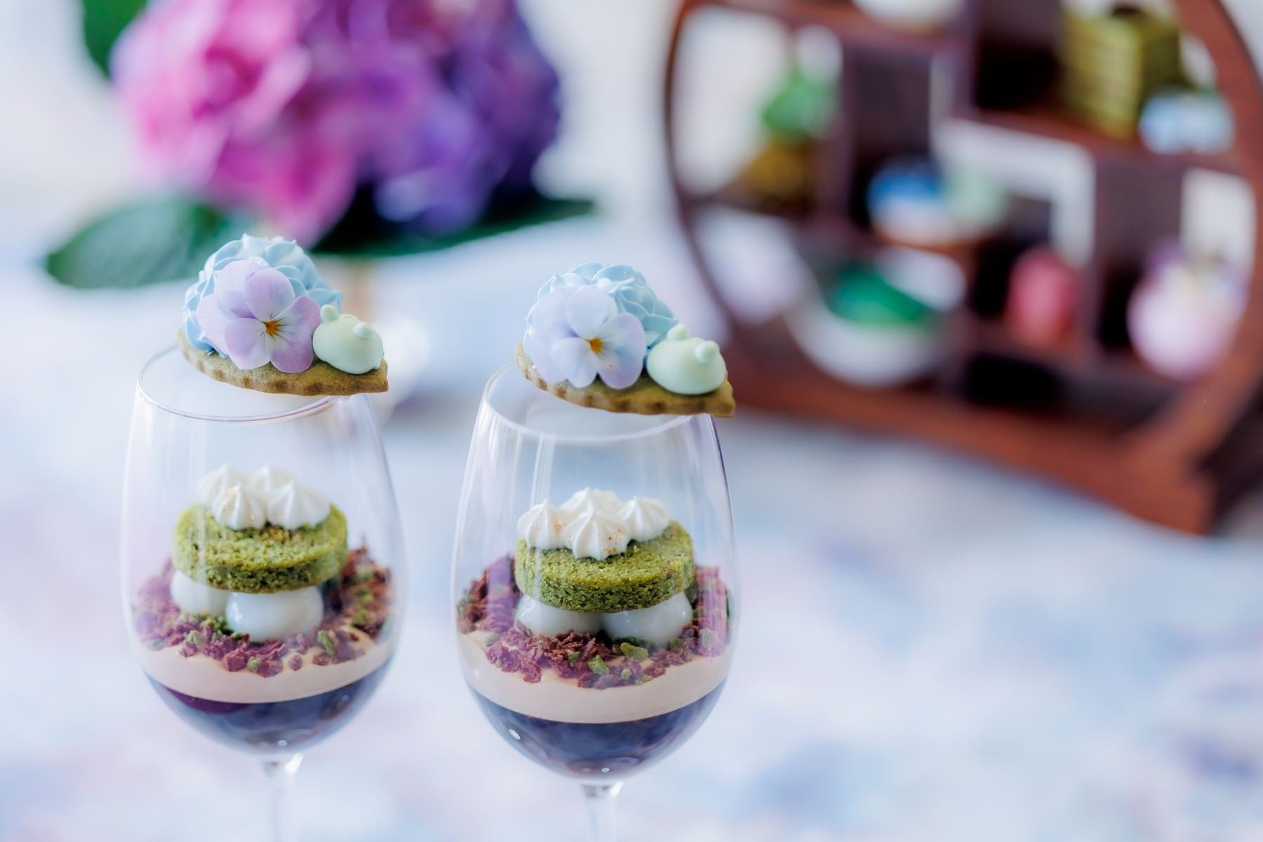 コーヒーとあんみつの紫陽花パフェイメージ