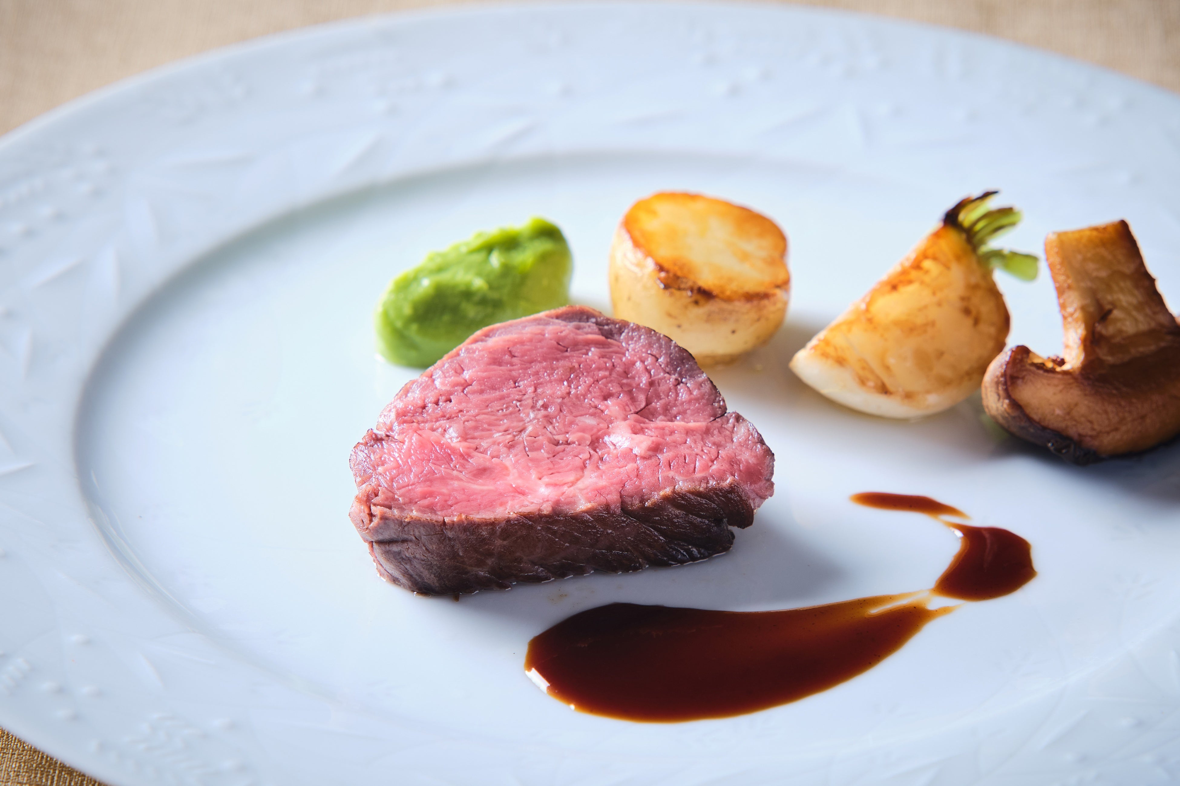 特選牛フィレ肉ロースト　ペリグーソース