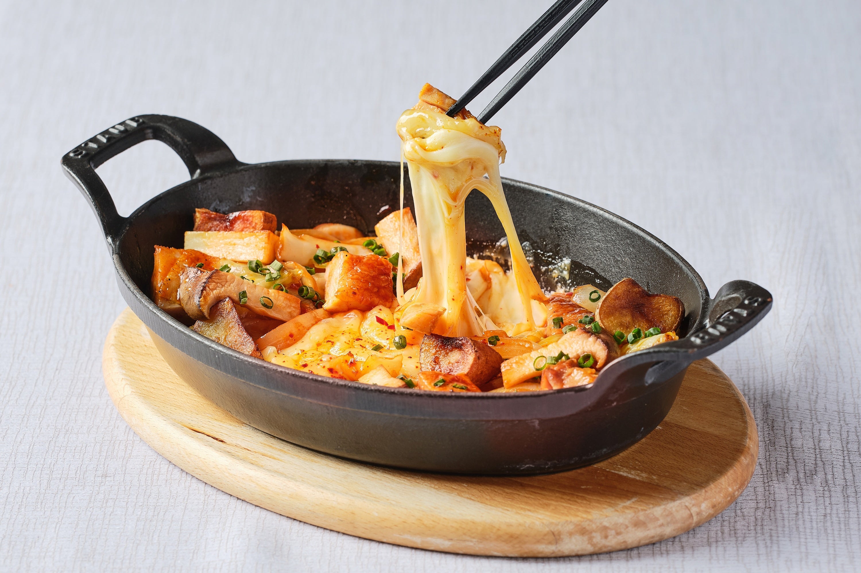 鶏腿肉とインカの目覚めのチーズタッカルビ