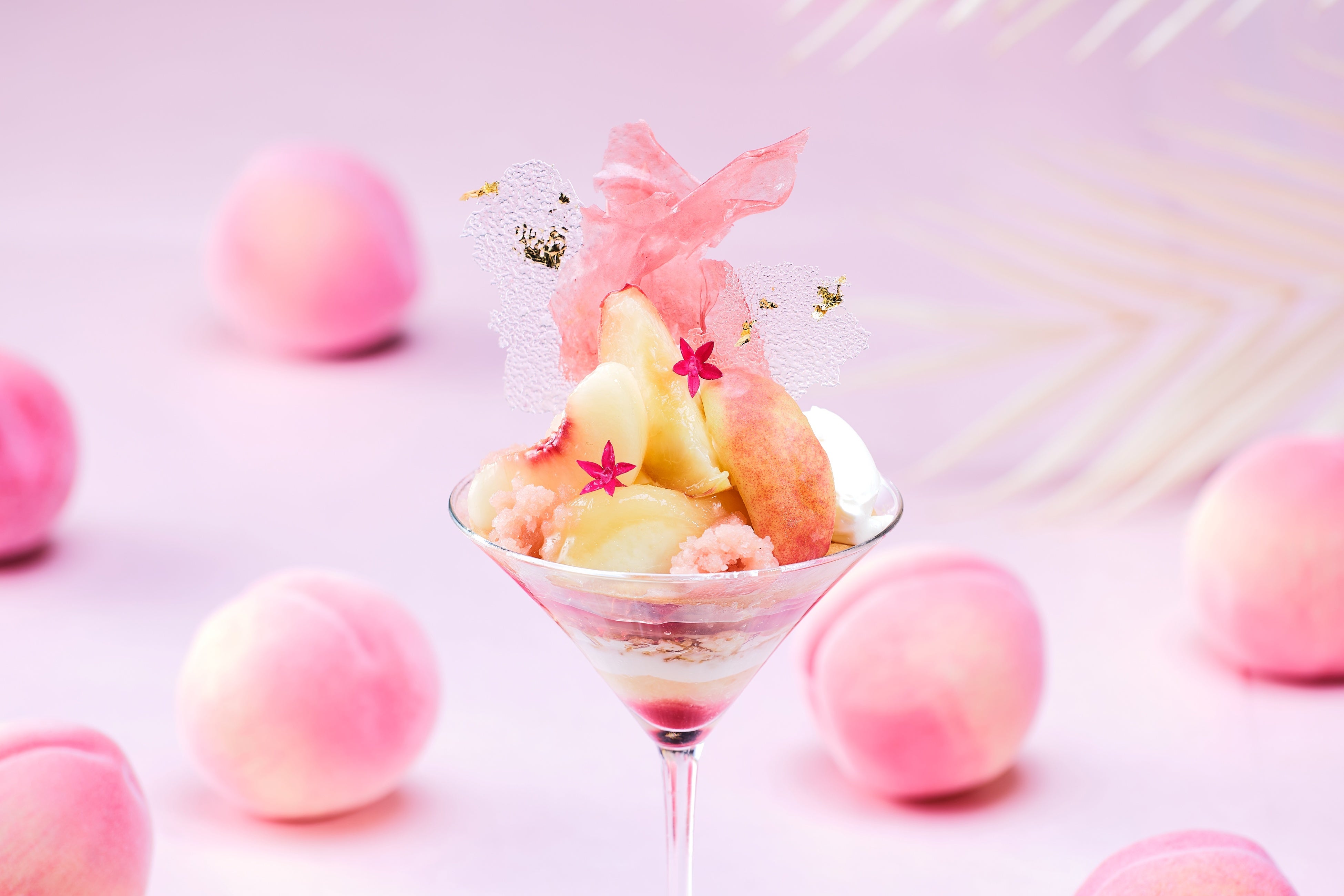 じゅわっととろけるフレッシュ桃パフェ　イメージ