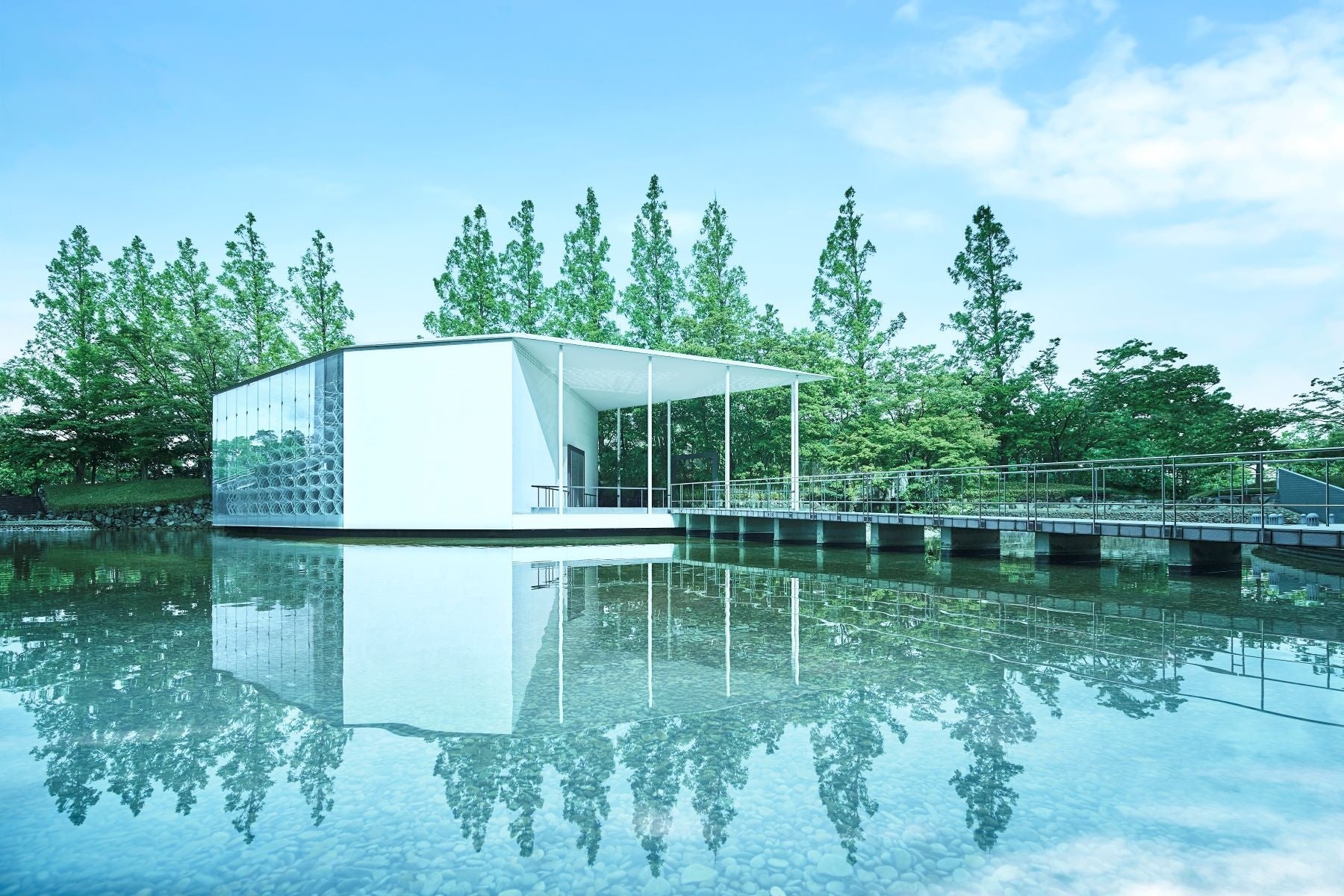 「エタニティ」外観