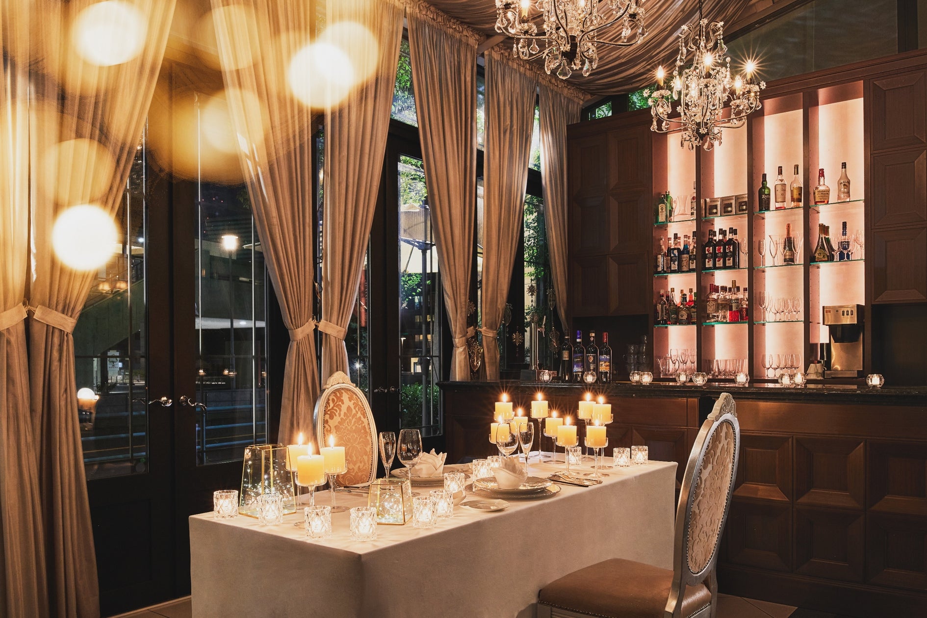 キャンドルの光がロマンティックなディナーを演出!イタリアンロッシーニを含む贅沢コース「キャンドルライトアップ付スペシャルディナー」限定販売【横浜・みなとみらい】