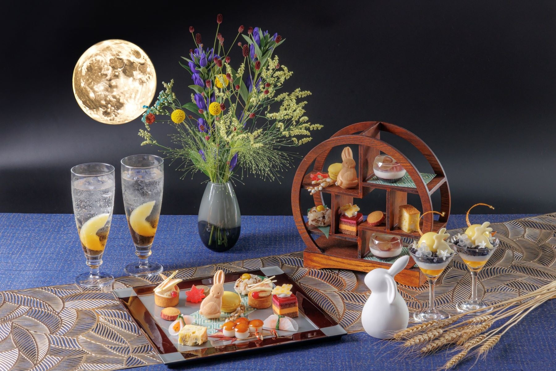 【京都】和・洋の食材で楽しむ十五夜のお月見スイーツ!夜空に浮かぶ満月をイメージした「うさぎのお月見パフェ」付き『はんなりお月見アフタヌーンティー』