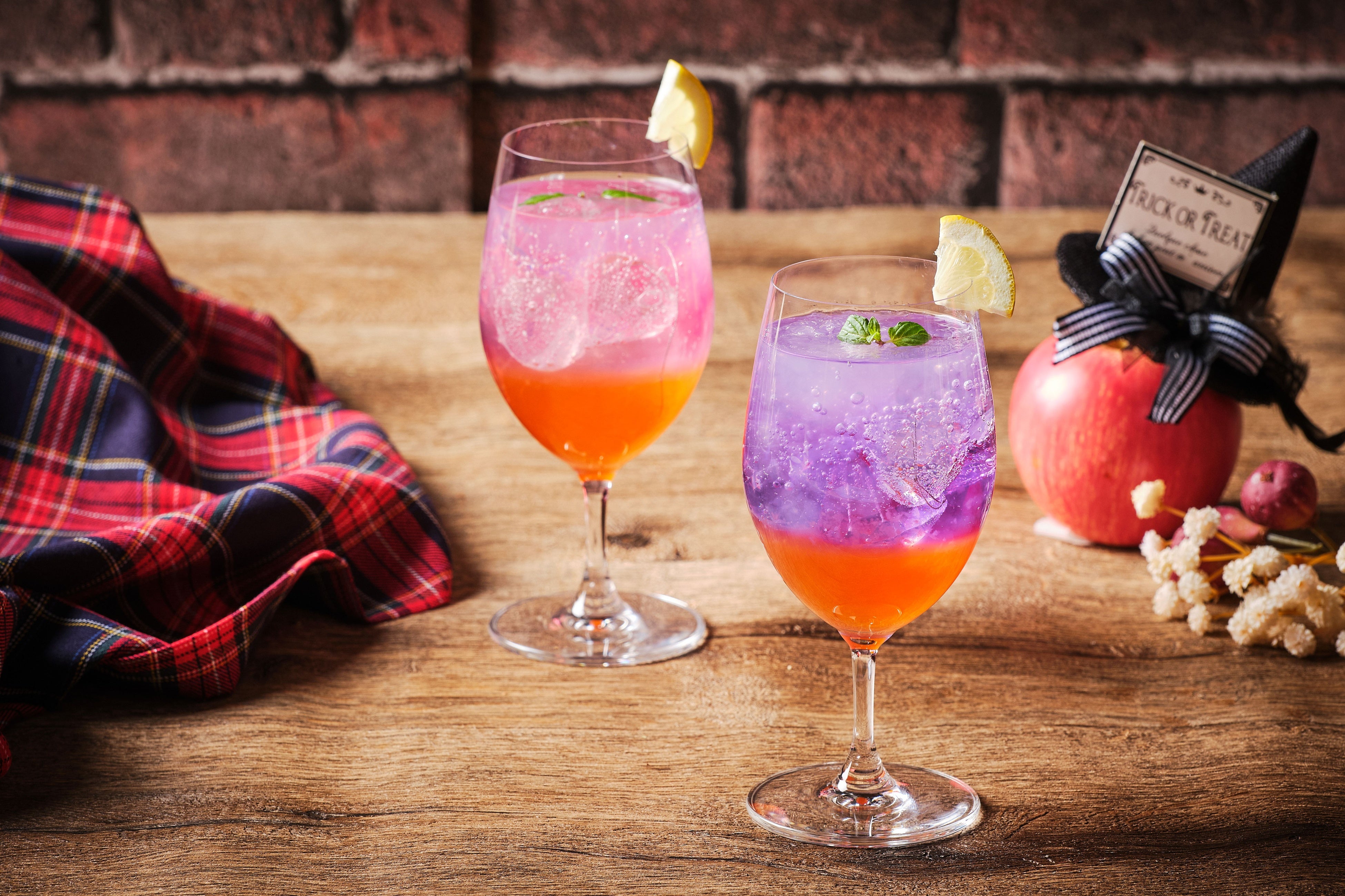 色が変わる「ハロウィン・ジュレソーダ」（オプション）