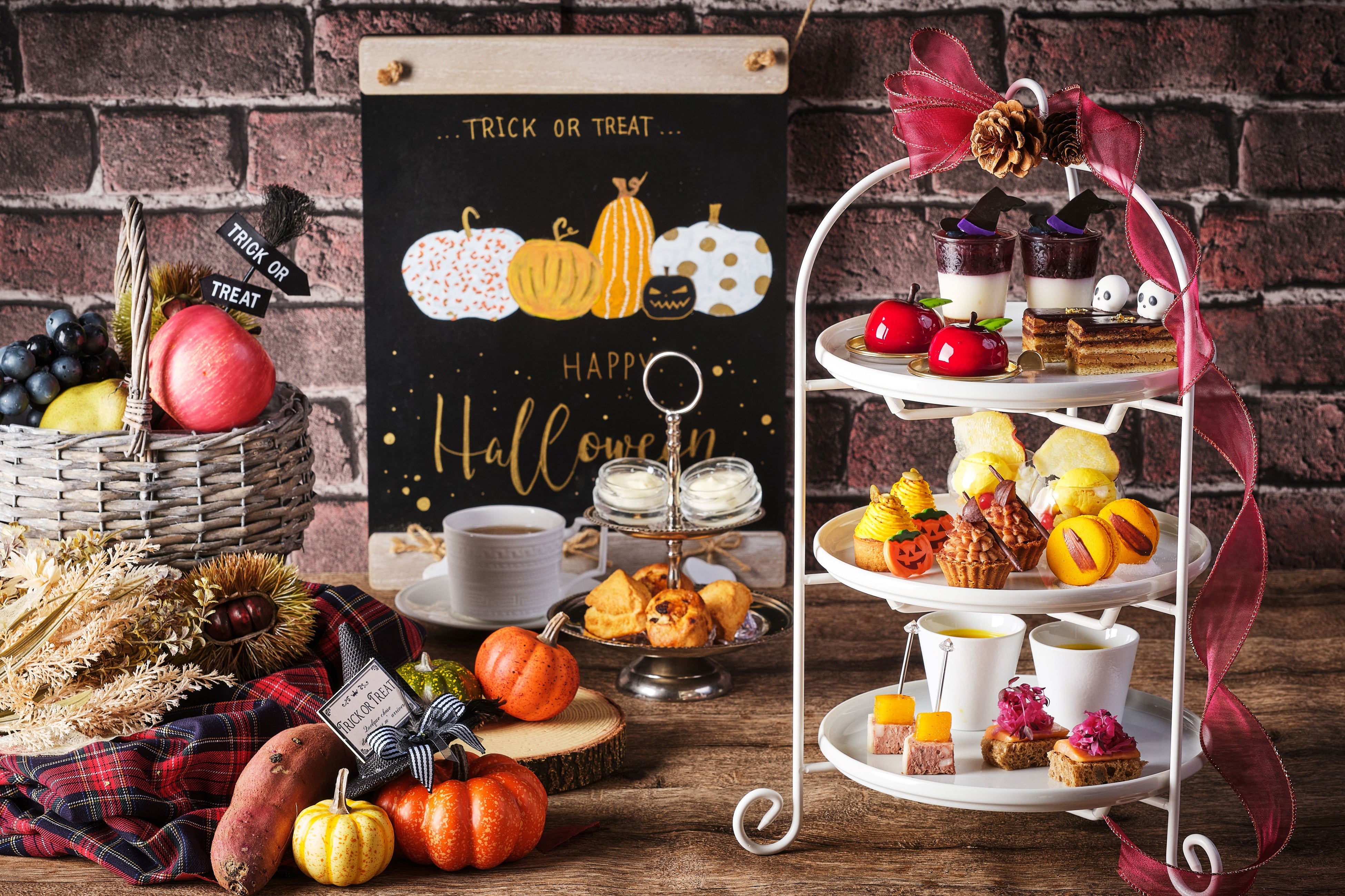 「トリート・アフタヌーンティー～ハロウィン・バージョン～（2名分）」イメージ