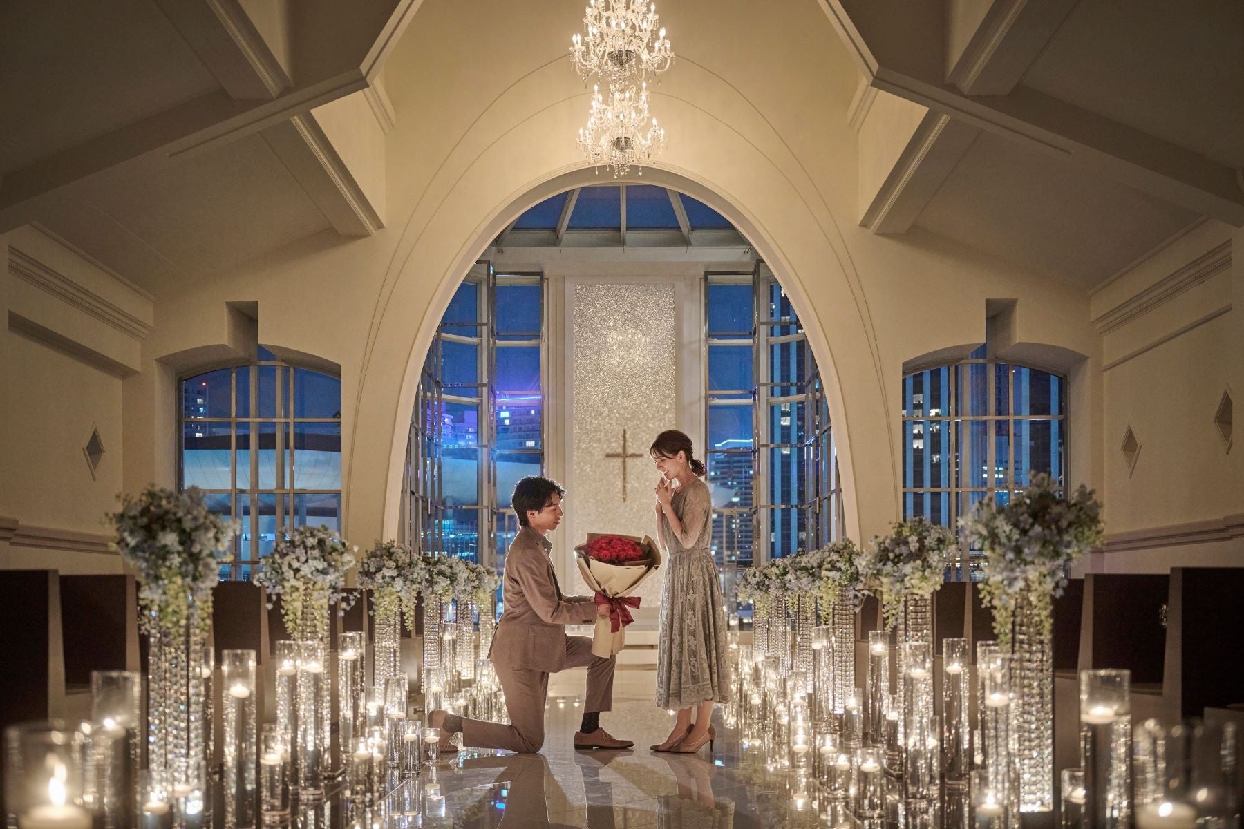 夜景が美しいチャペルを“ふたり占め”して、ドラマティックなクリスマス・プロポーズを!YOKOHAMA BAYSIDE PROPOSE~2024クリスマスプラン~