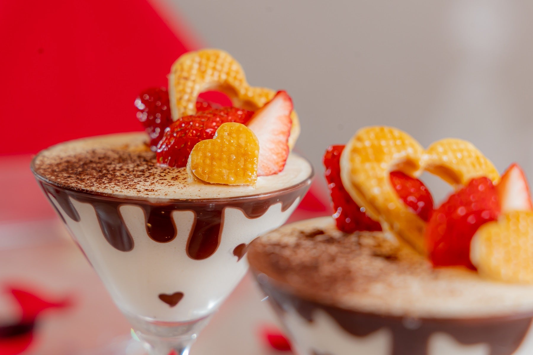 あまずっぱい初恋の苺ミルフィーユパフェ　イメージ