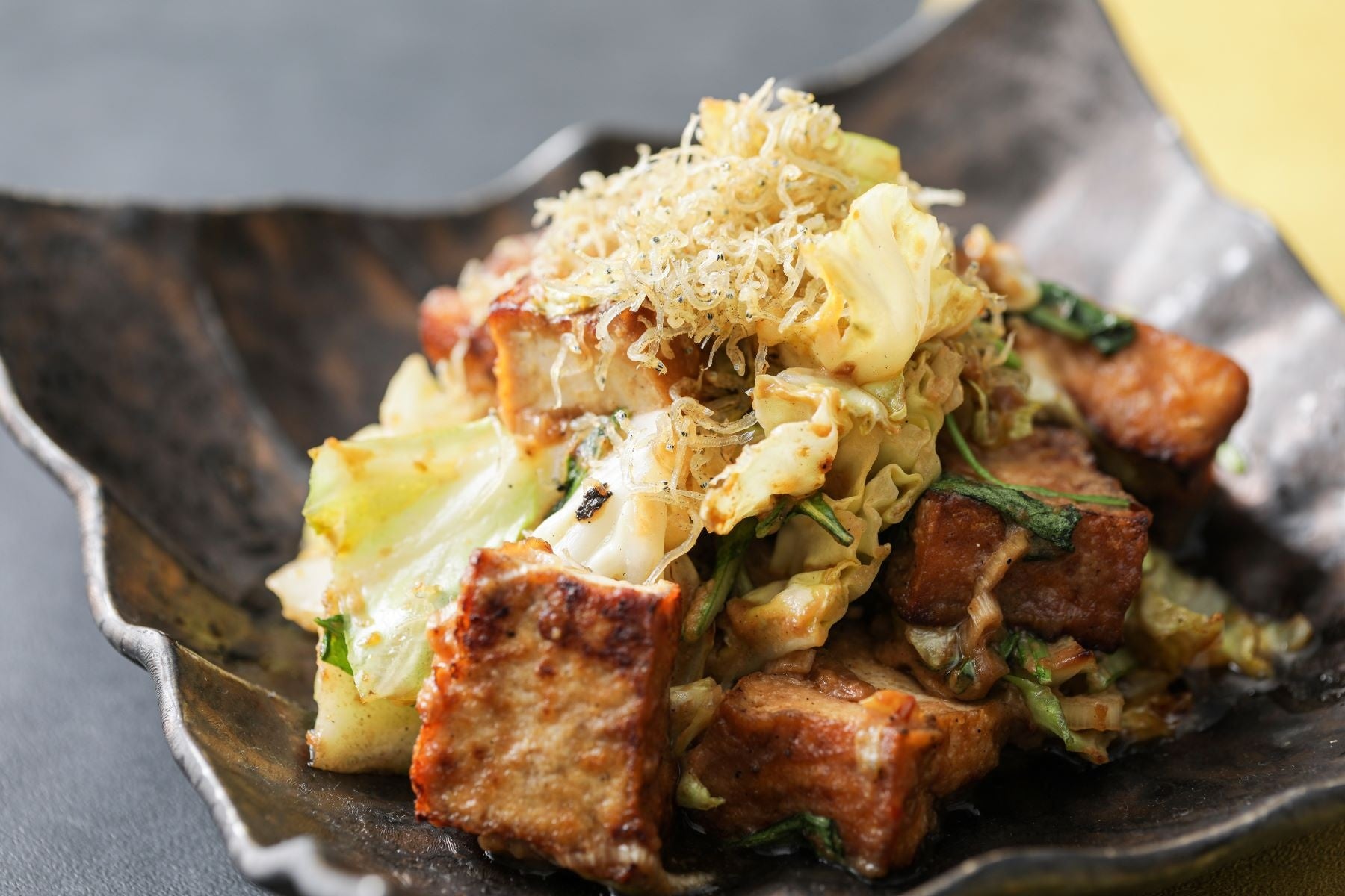 京壬生菜・春キャベツ・厚揚げの西京味噌炒め（京都府）