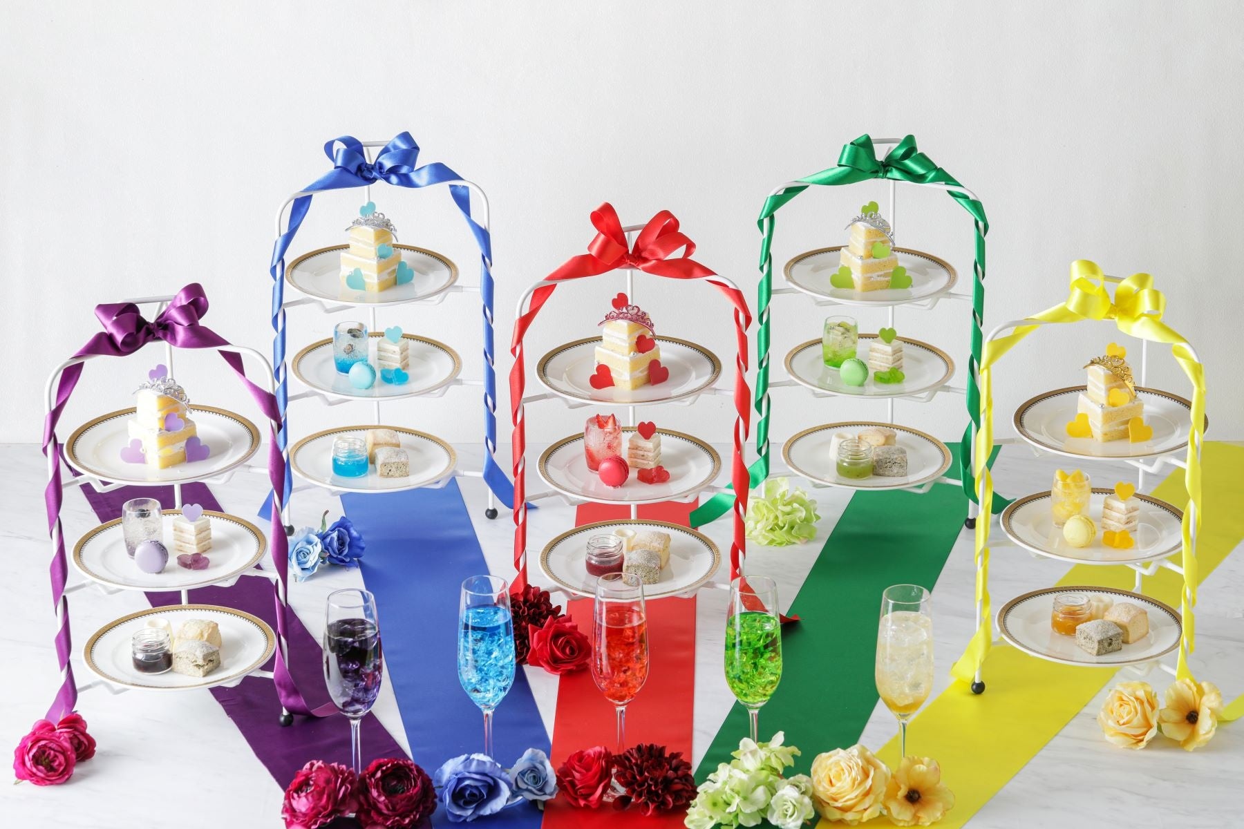 ▲2023年2月～4月は“レッド・グリーン・ブルー・パープル・イエロー”の5色から選べる内容