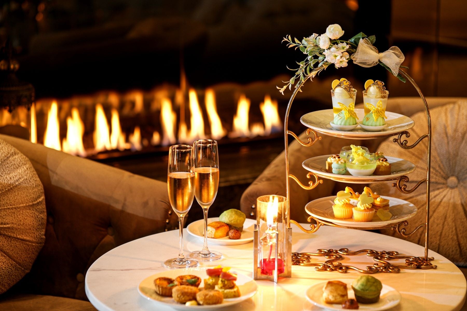 「夜の贅沢時間を楽しむ!飲み放題付きレイトアフタヌーンティープラン」ストリングスホテル名古屋のニューヨークラウンジで販売中 「夜の贅沢時間を楽しむ!飲み放題付きレイトアフタヌーンティープラン」ストリングスホテル名古屋のニューヨークラウンジで販売中