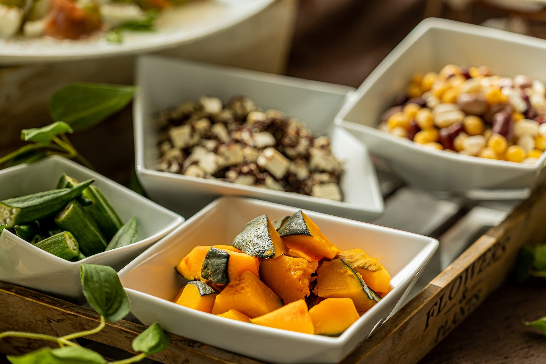 お好みの野菜を選んで作るヘルシー夏野菜サラダ　3種類のヘルシードレッシングで