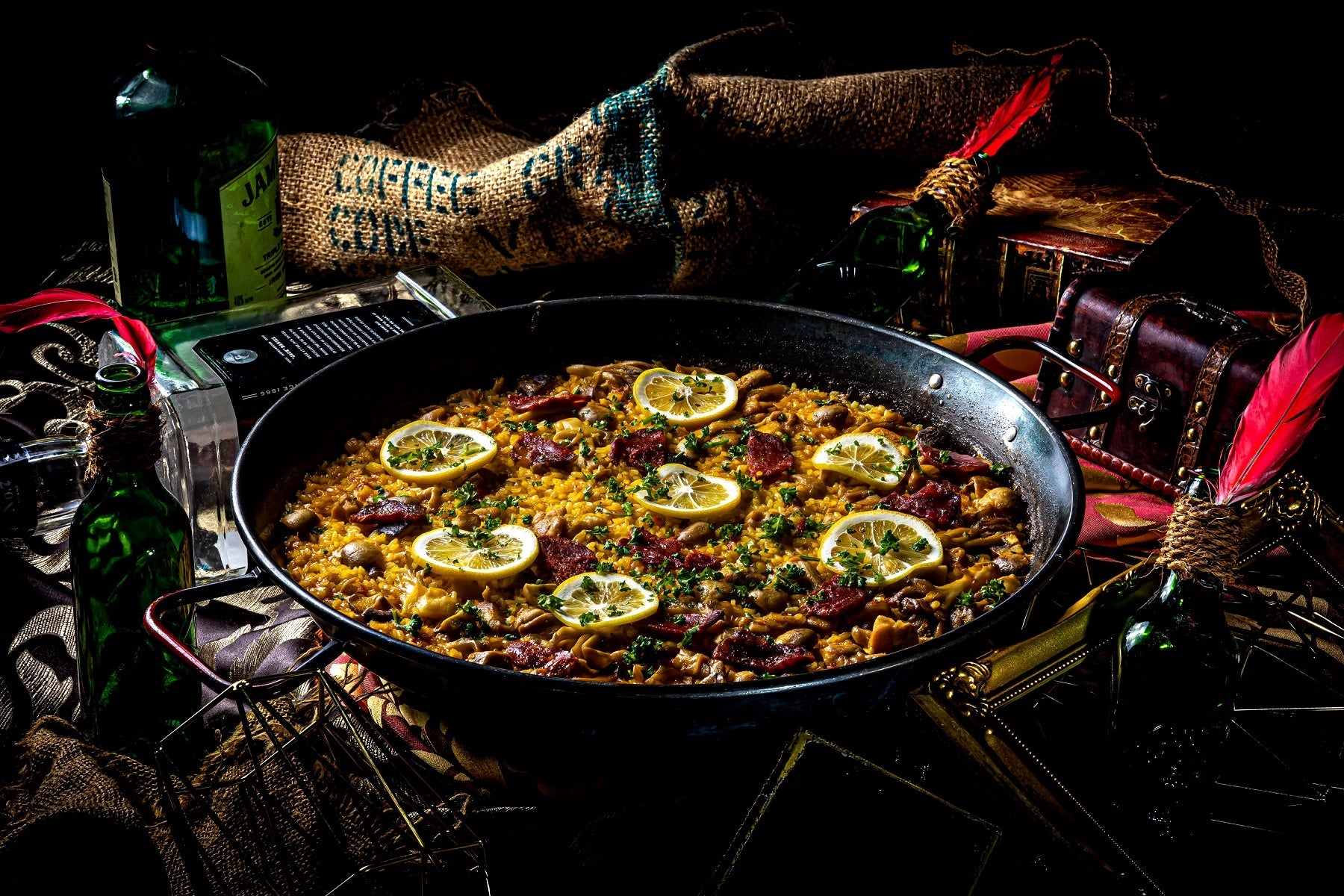 キノコと鶏肉のバレンシア風パエリア