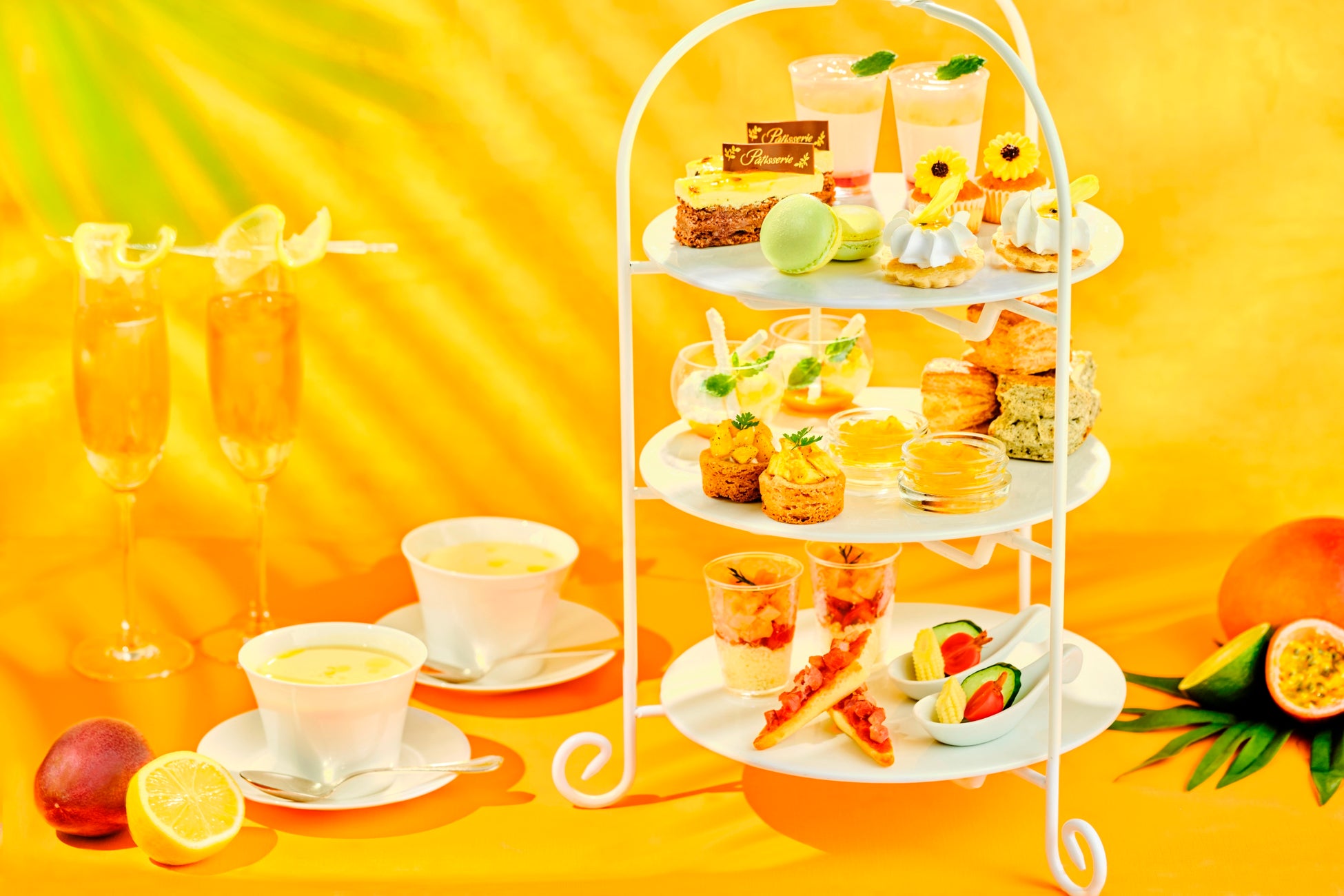 夏季限定で提供する「トロピカル・フルーツ アフタヌーンティー」イメージ