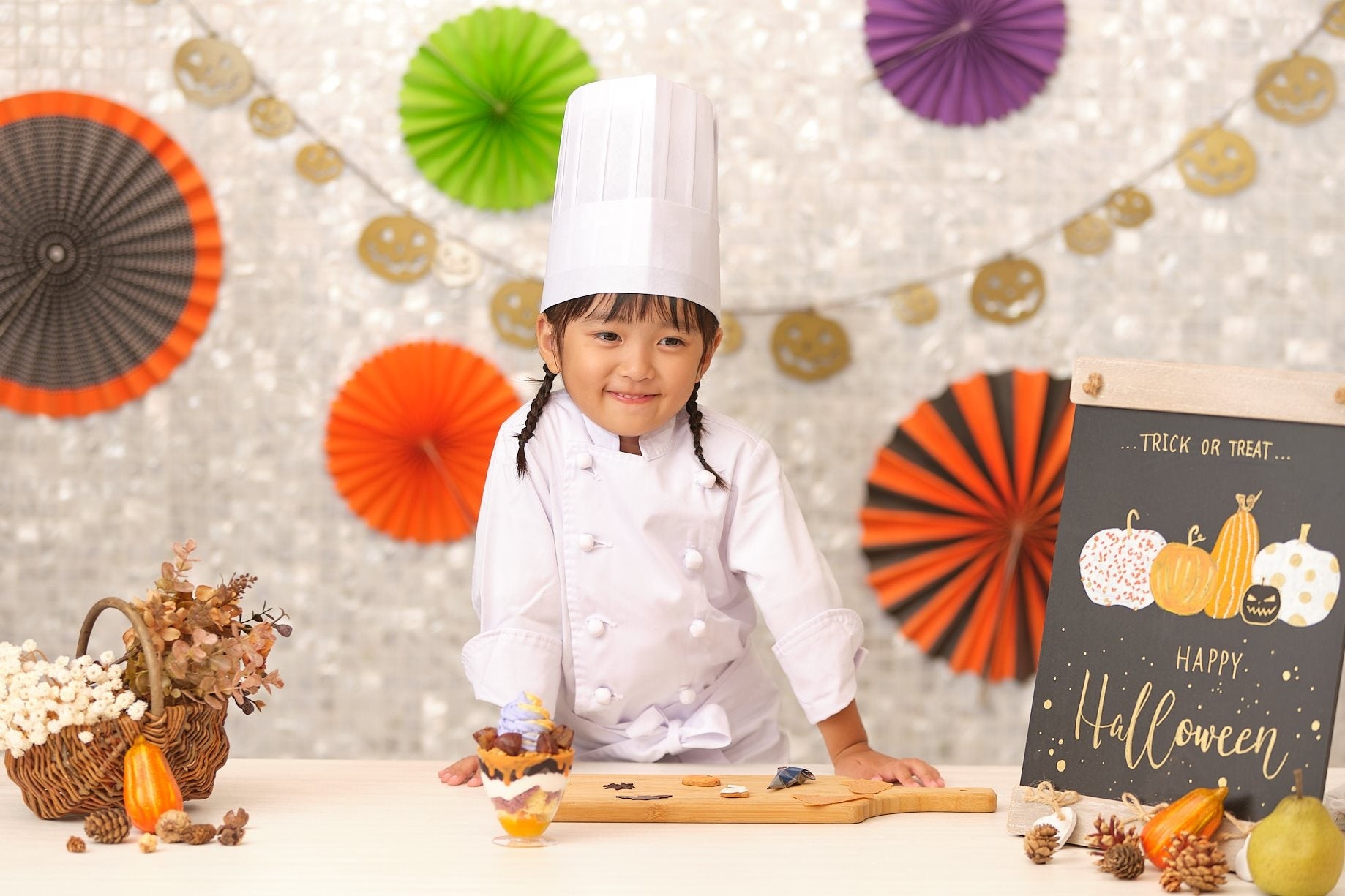 キッズパティシエイメージ(完成後にコックコートを着て、フォトスポットで記念撮影が可能)