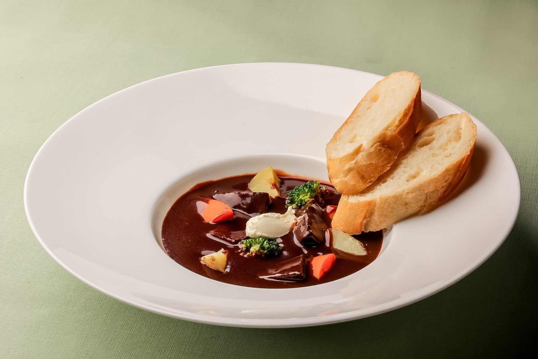 牛すね肉のビーフシチュー