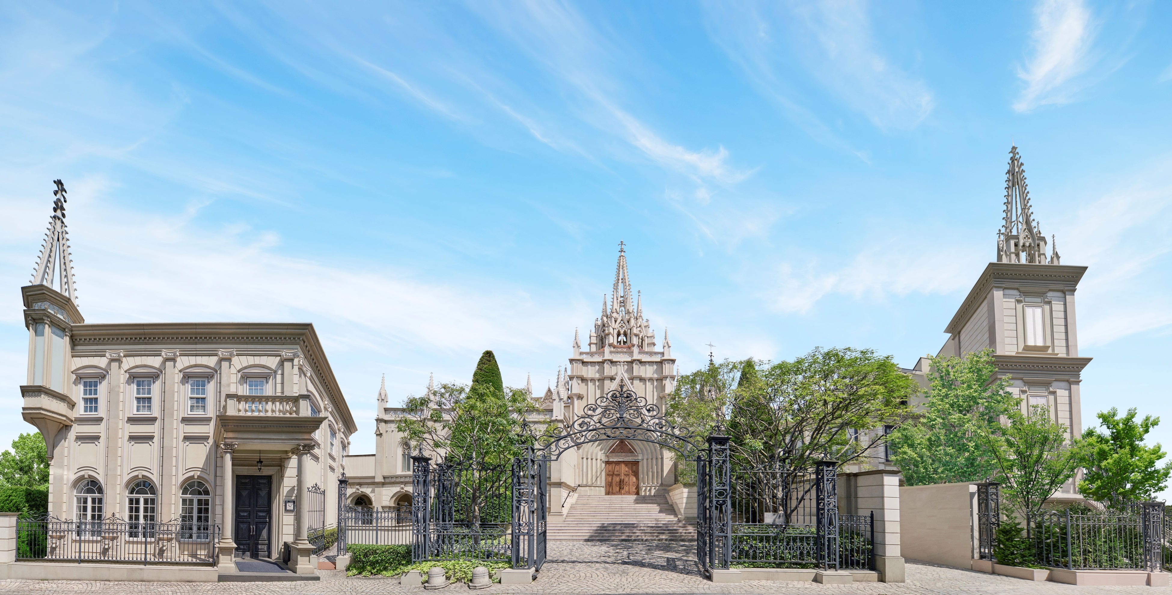 青山 セントグレース大聖堂 外観