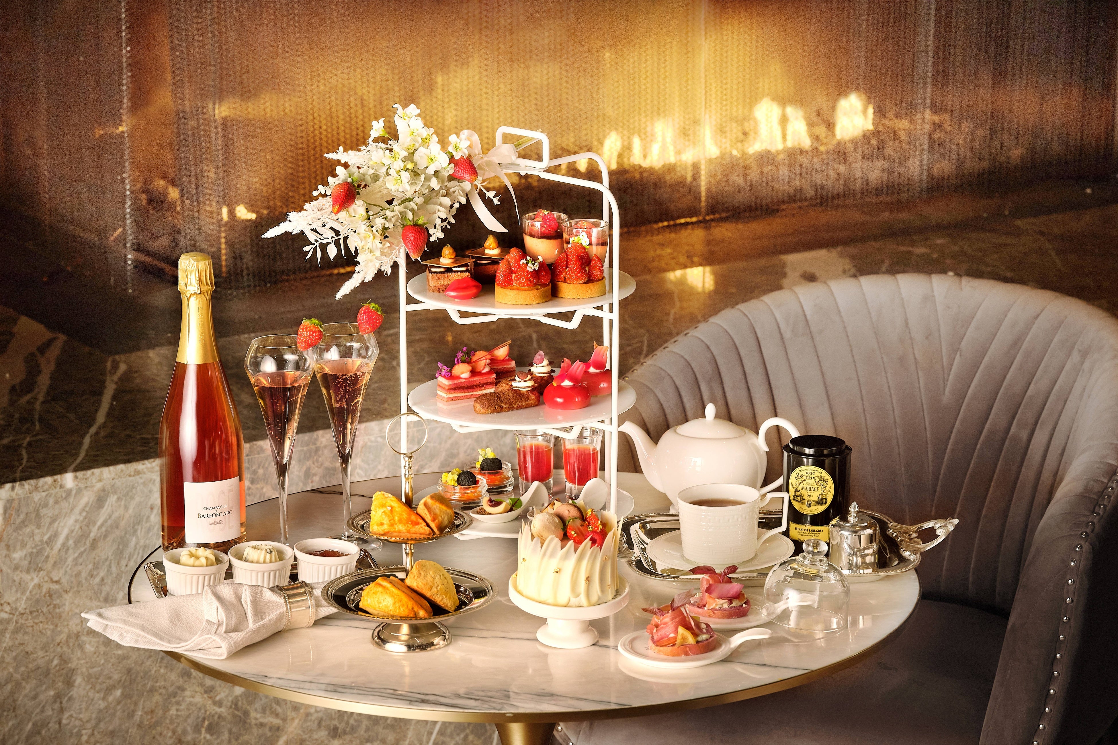 アフタヌーンティー（ロゼシャンパンプラン2名分）とブラッシュストロークケーキ（オプション）　イメージ