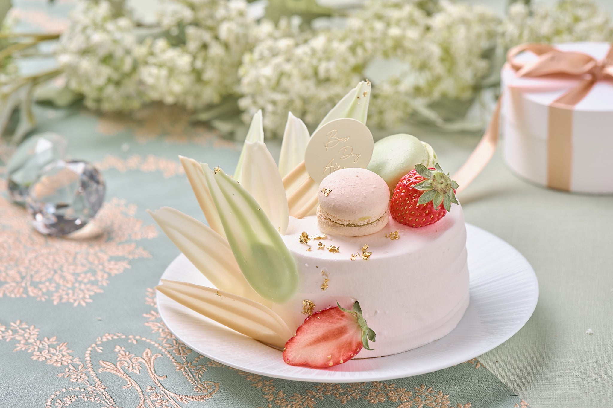 グリーンとピンクの2色から選べるブラッシュストロークケーキ