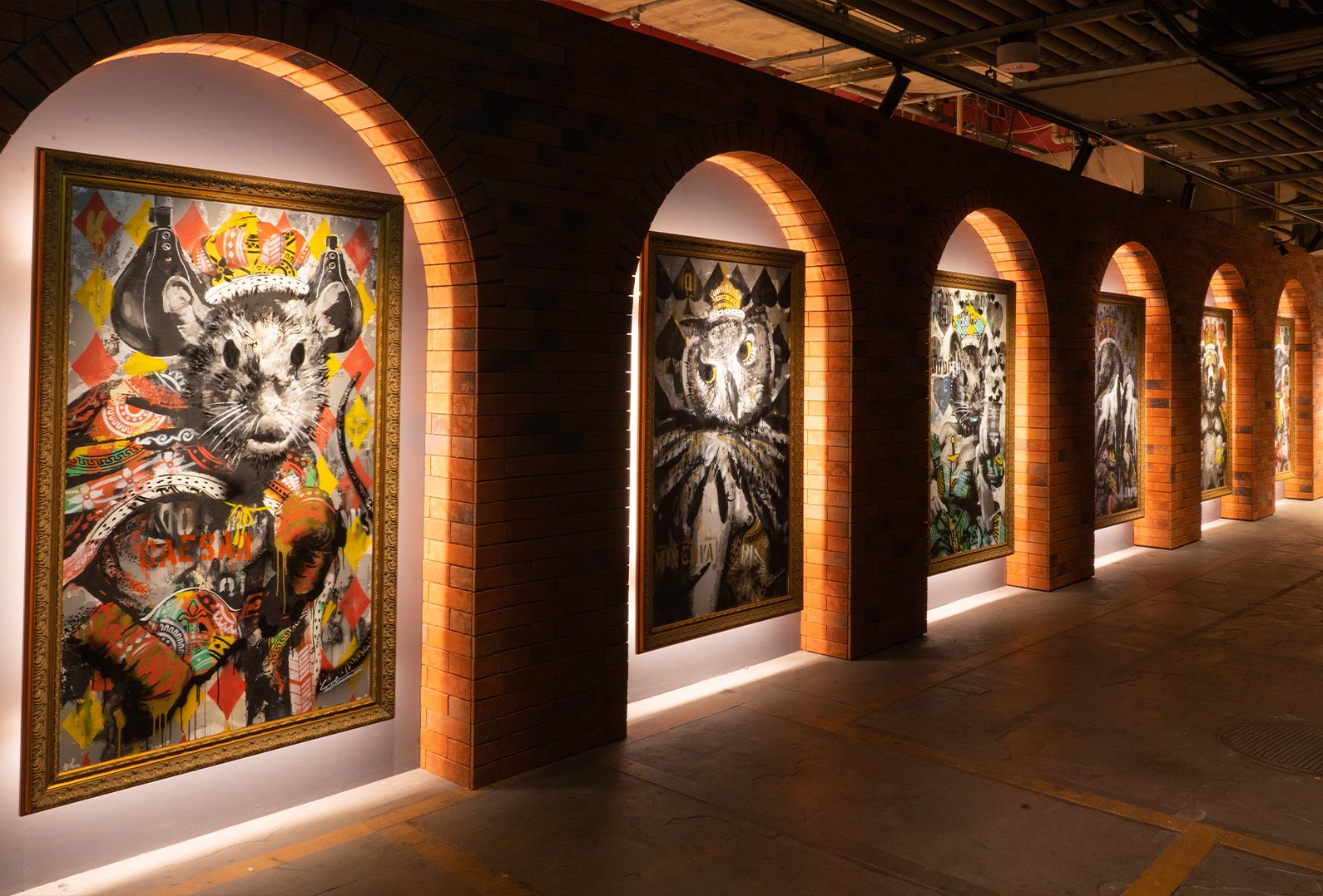 YOKOHAMA COAST garage+ 通路