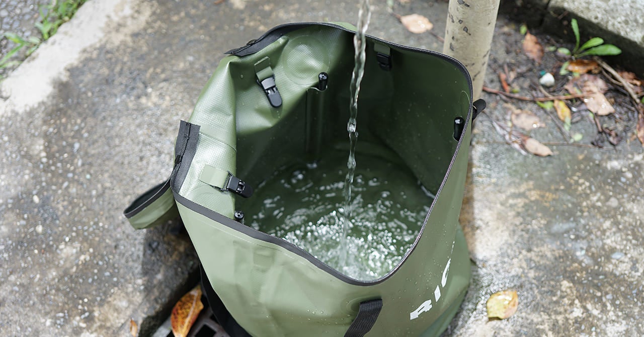 水汲み #キャンピングソフトバケツ