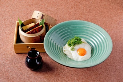 ふわふわ鰻の蒸籠蒸しおうどん