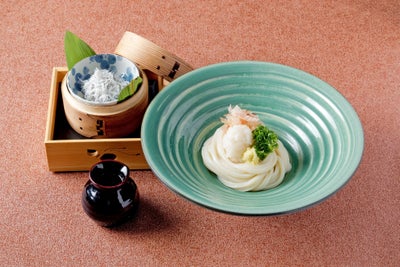 しらすたっぷりおろしの蒸籠蒸しおうどん