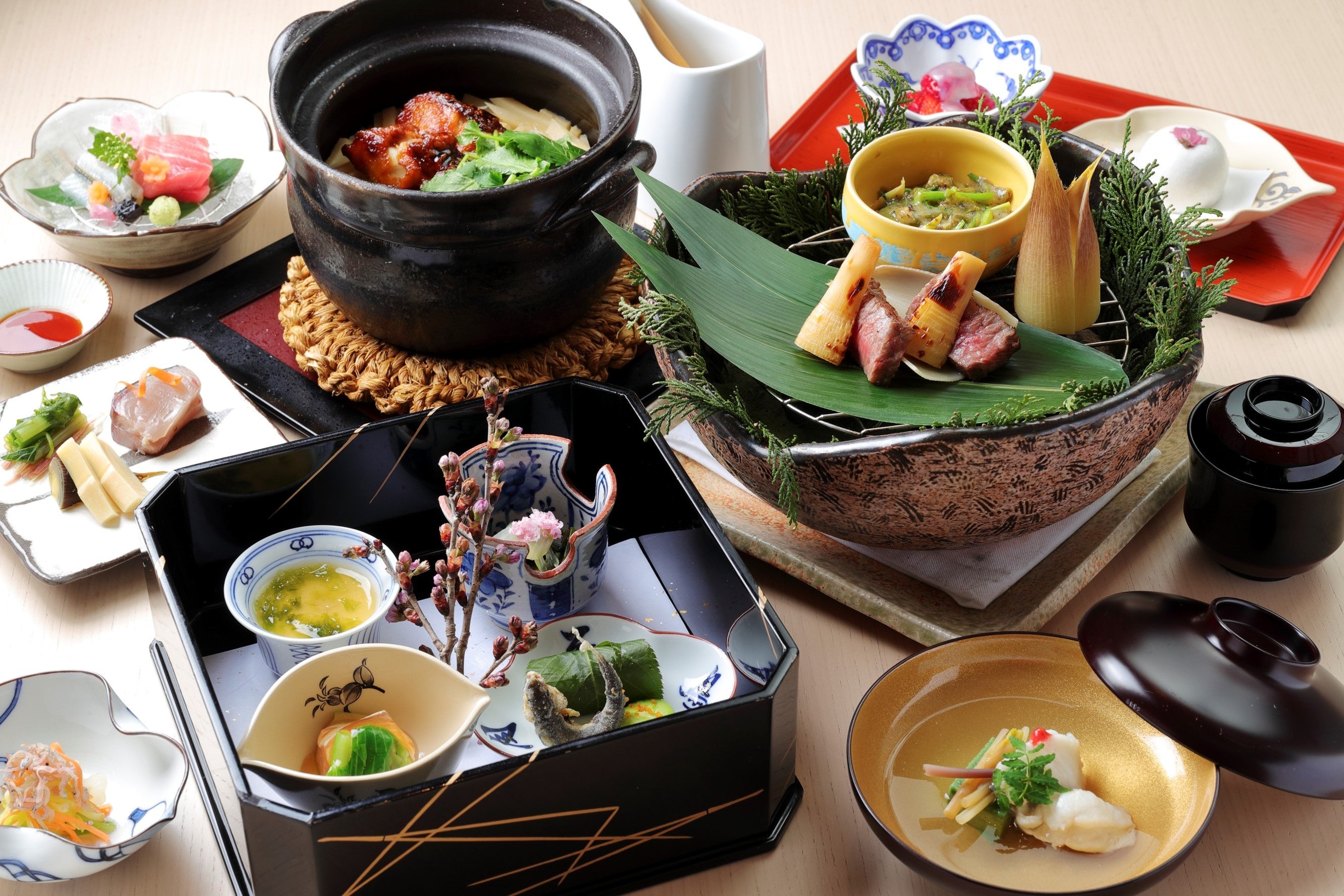 クリスマスツリー特価！ 京都初瀬川柳菴(庵)造柳菴好 半月膳六客 朱布摺(しゅふしょう) 工芸品