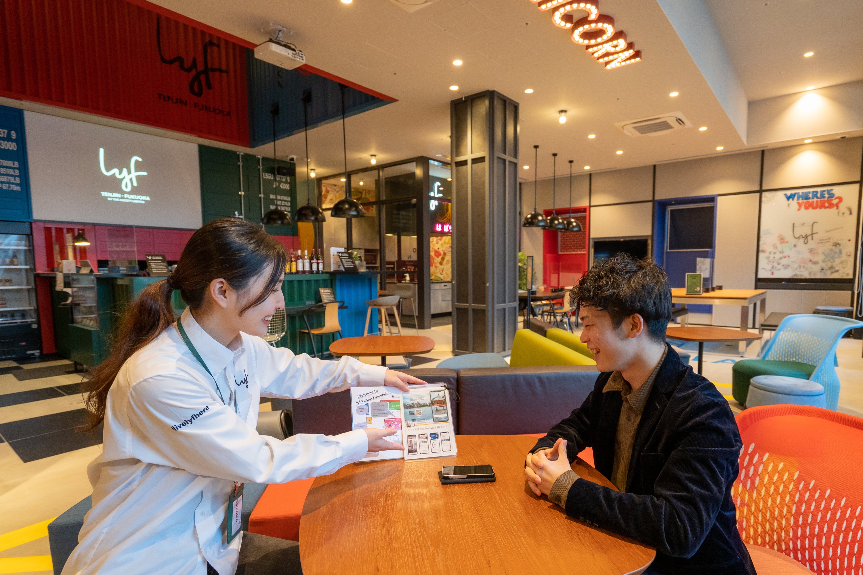 フレンドリーなlyfガードが近隣情報などをご紹介、快適な滞在をサポート