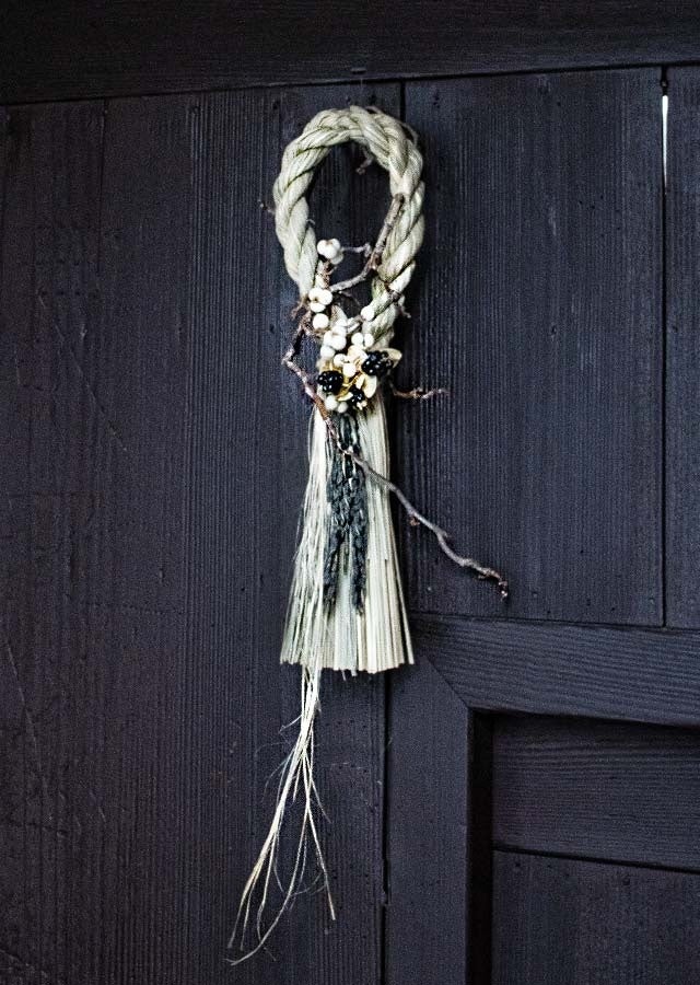 hako 季の箱  fuku 一年の初め「玄」飾りイメージ背景黒