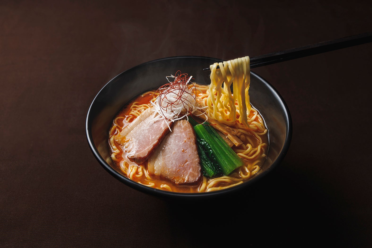 金華豚濃厚辛味噌ラーメン。ピリリと旨辛いスープがくせになる！