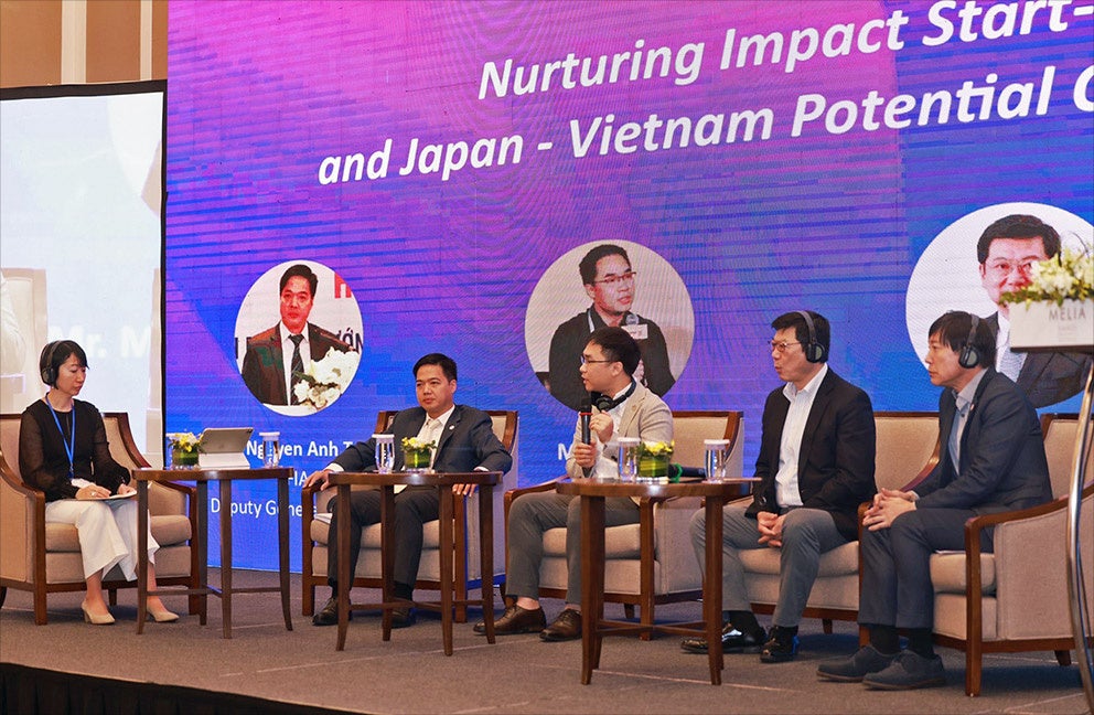 ベトナム外国投資庁副長官 Nguyen Anh Tuan氏 ThinkZone Venture 共同創業者兼CEO Do Bui氏 ジェトロ・ハノイ事務所 所長 中島丈雄氏 株式会社INCJ 代表取締役社長 勝又幹英氏