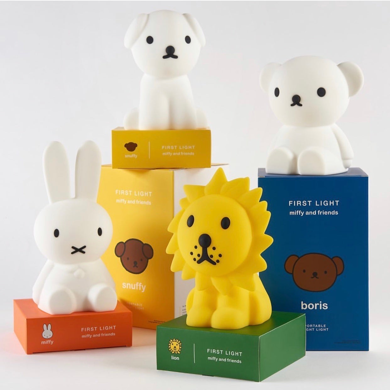 FIRST LIGHT miffy and friends（左から）miffy, boris, lion, snuffy ※箱から開封した本体を各部屋に配置いたします