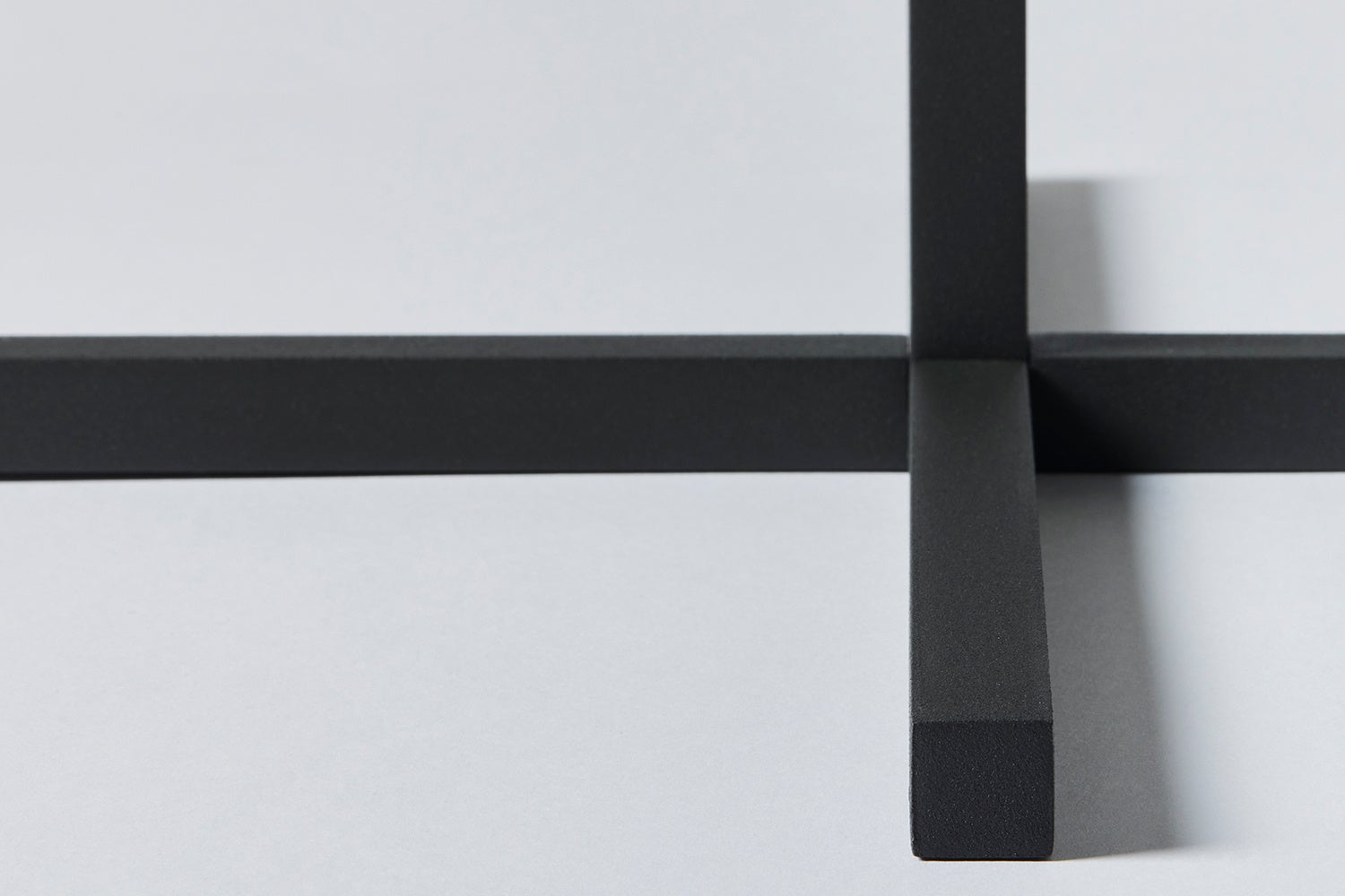 SOLID STEEL TABLE Dark Grey