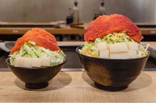 左が「茶碗もんじゃ」、右が通常サイズ