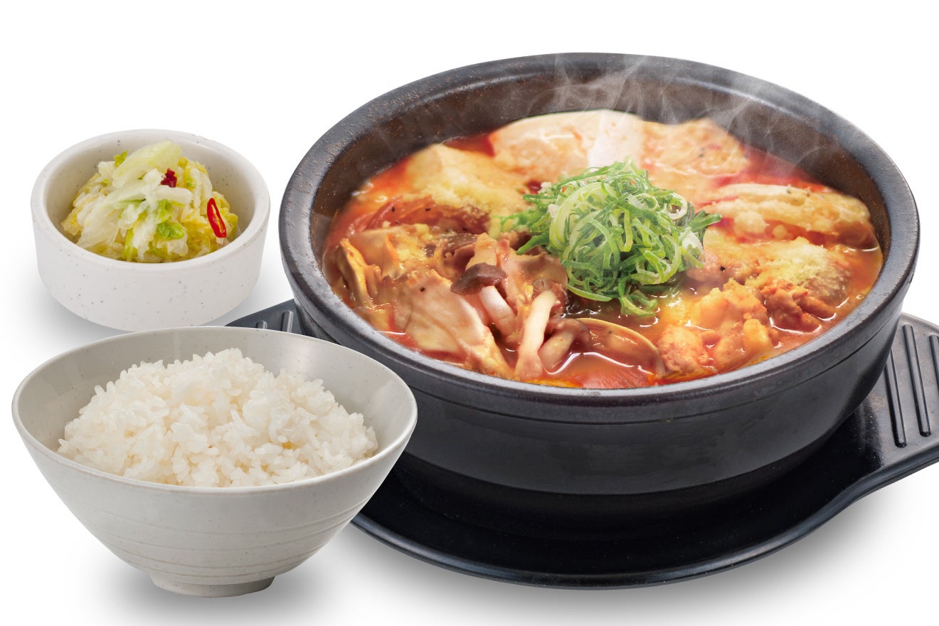 鶏ときのこの チーズスン豆腐定食 ¥980円(税込)