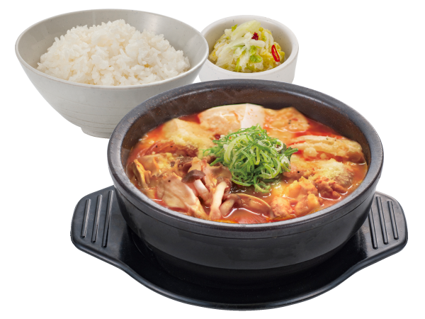 鶏ときのこの チーズスン豆腐定食 ￥980円(税込)