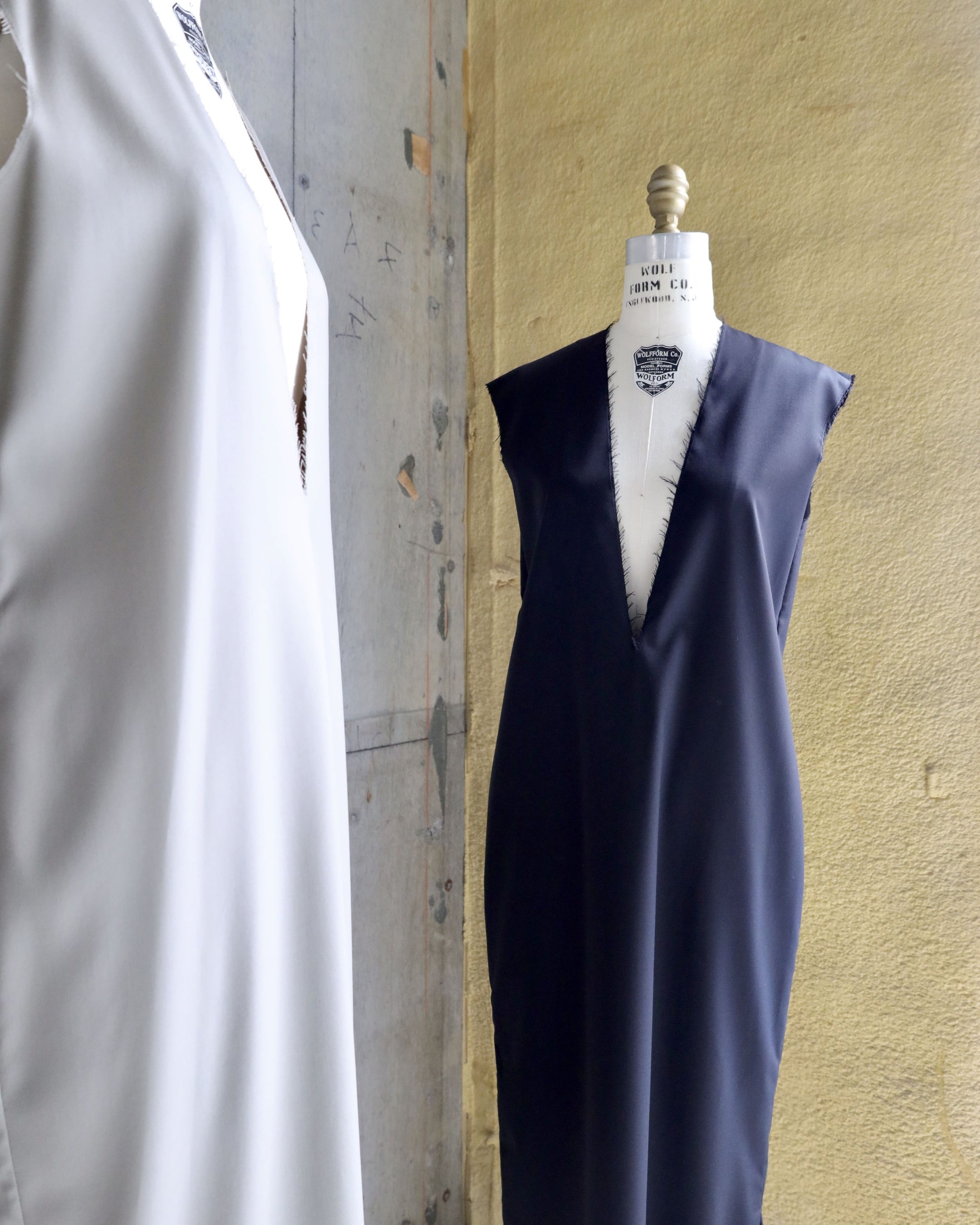 タグ付　Gabriela coll garments ロロピアーナ ドレス 新品 GABRIELA COLL GARMENTS ワンピース vネック ロロピアーナ