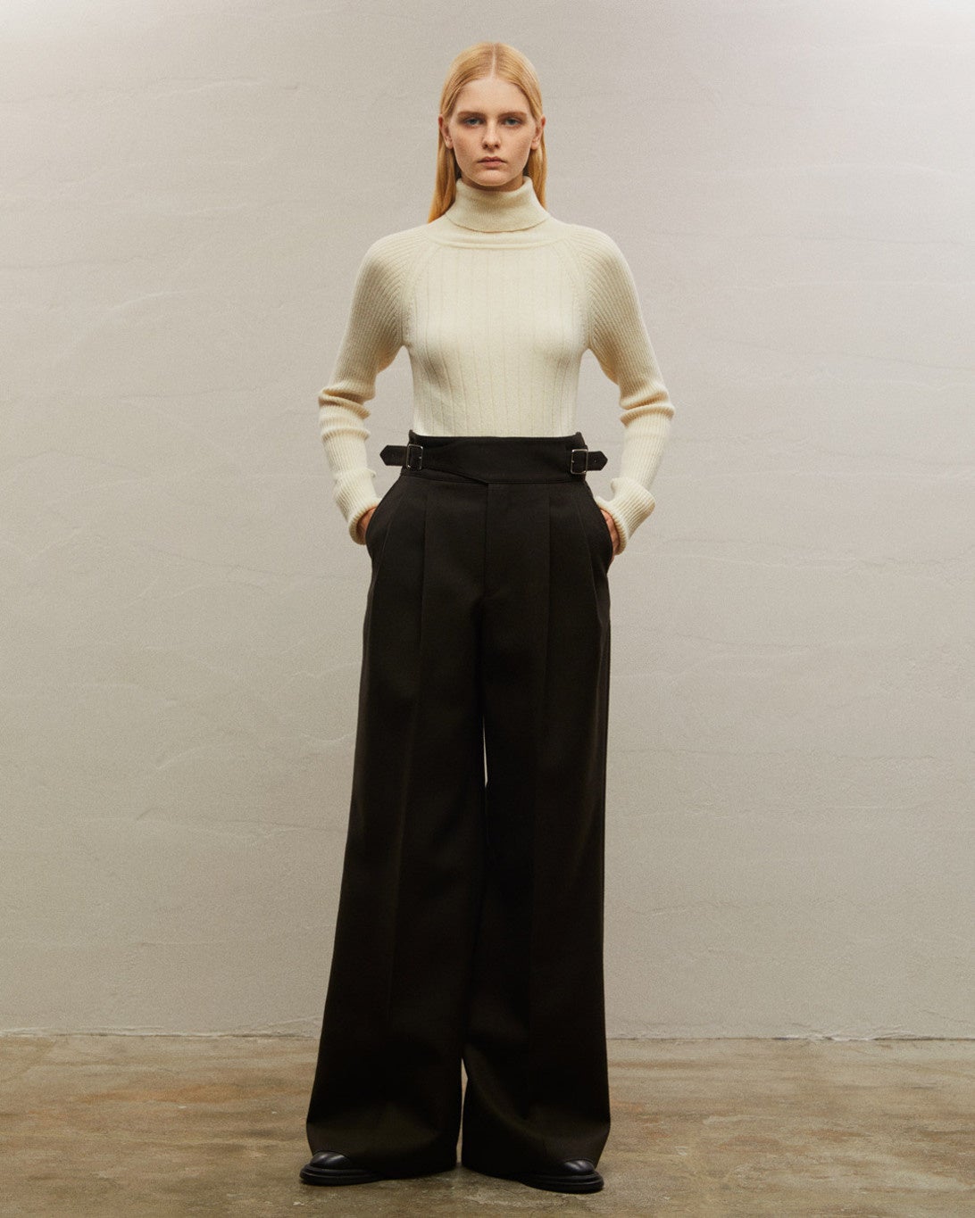 【出品取り止めます 最終価格】★新品 タグ付き★ザ・リラクス 出品取り止めます 最終価格】☆新品 タグ付き☆ザ・リラクス