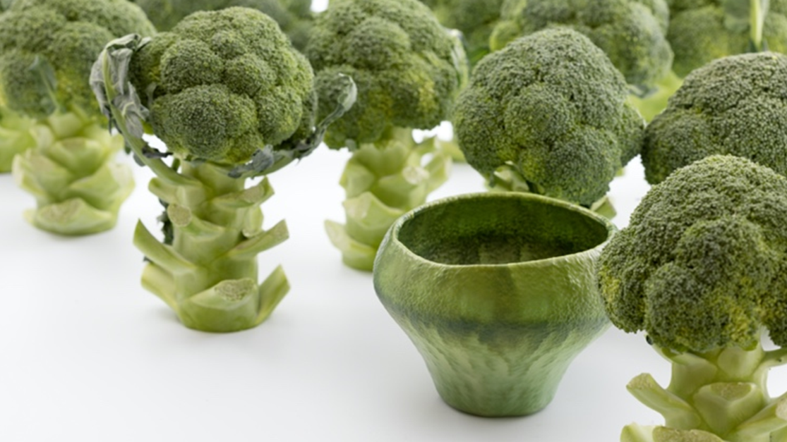 展示する器の例。ブロッコリーの画像をmitate AIが見立てた。