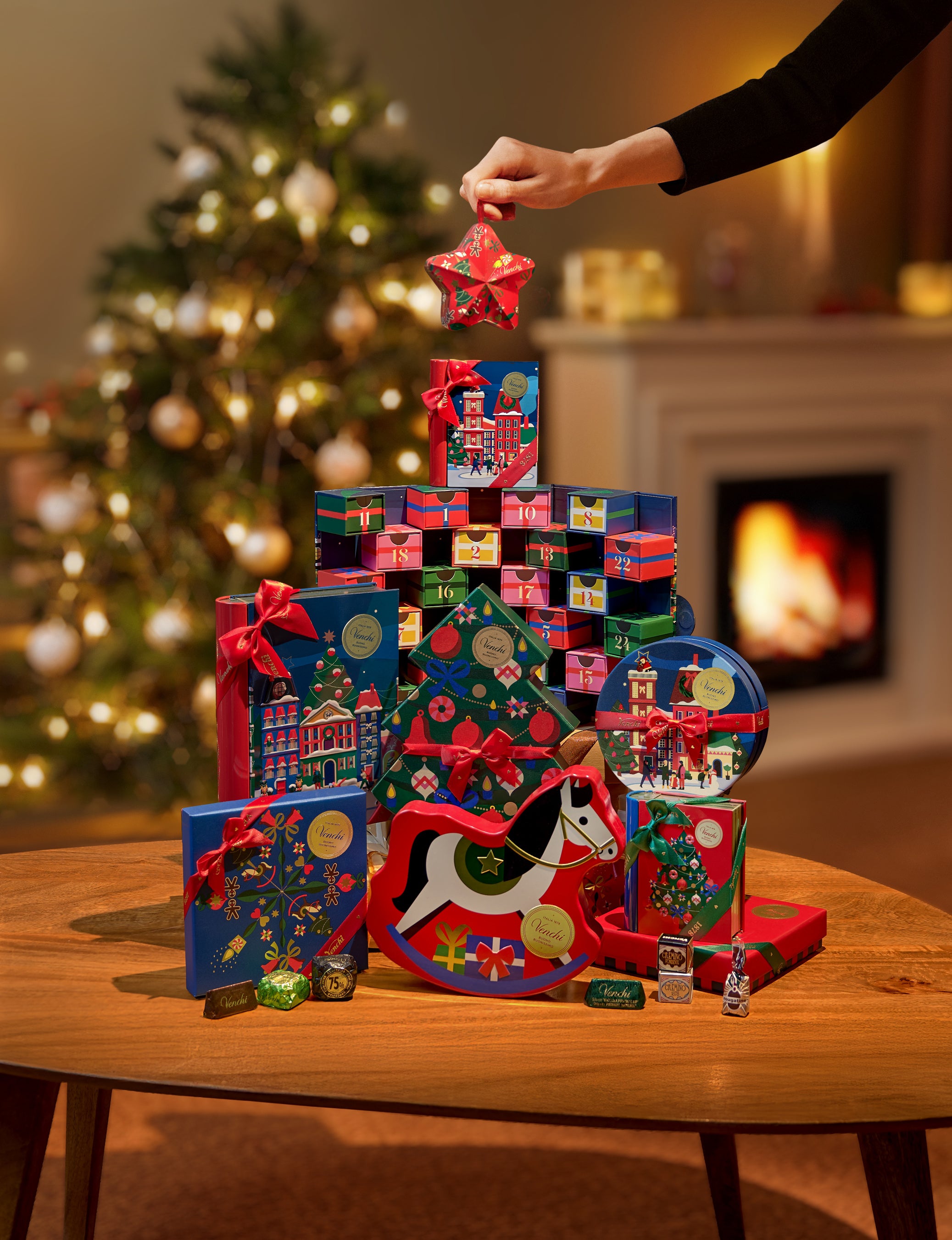 新品　ポーリッシュポタリー　VENA社　お花畑　クリスマスツリー　置物 お花畑柄クリスマスツリーポーリッシュポタリー