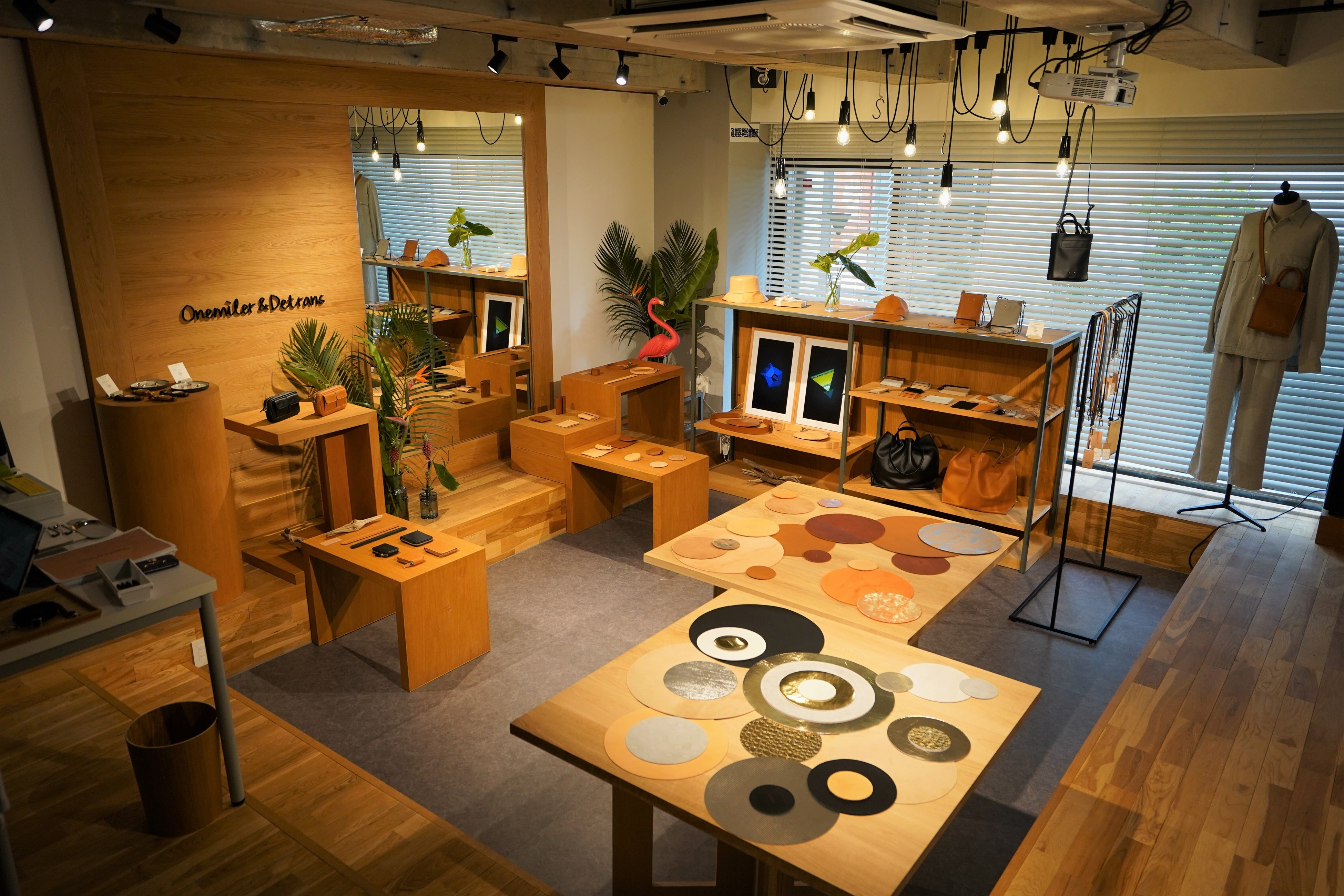 新宿御苑のコンセプトストア「Onemiler & Detrans STORYTERIA」